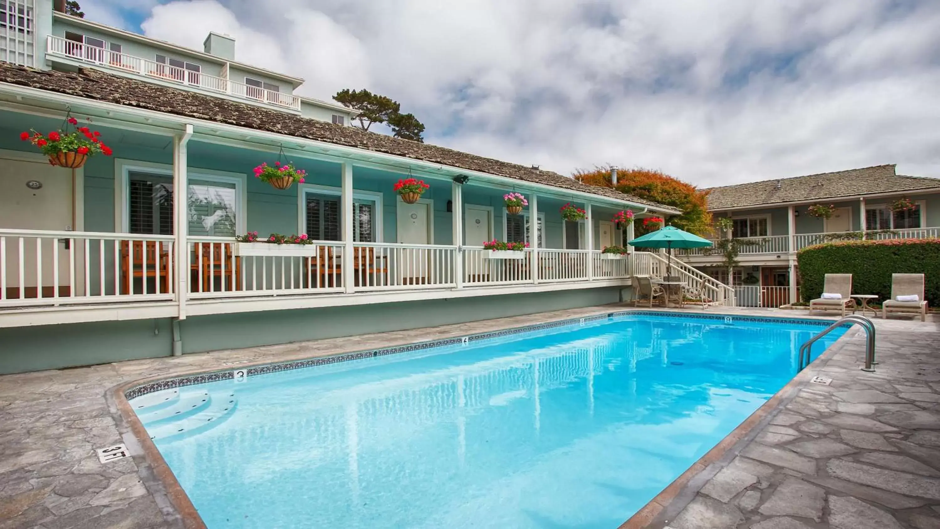 Pool view in Carmel Bay View Inn Pool view in Carmel Bay View Inn