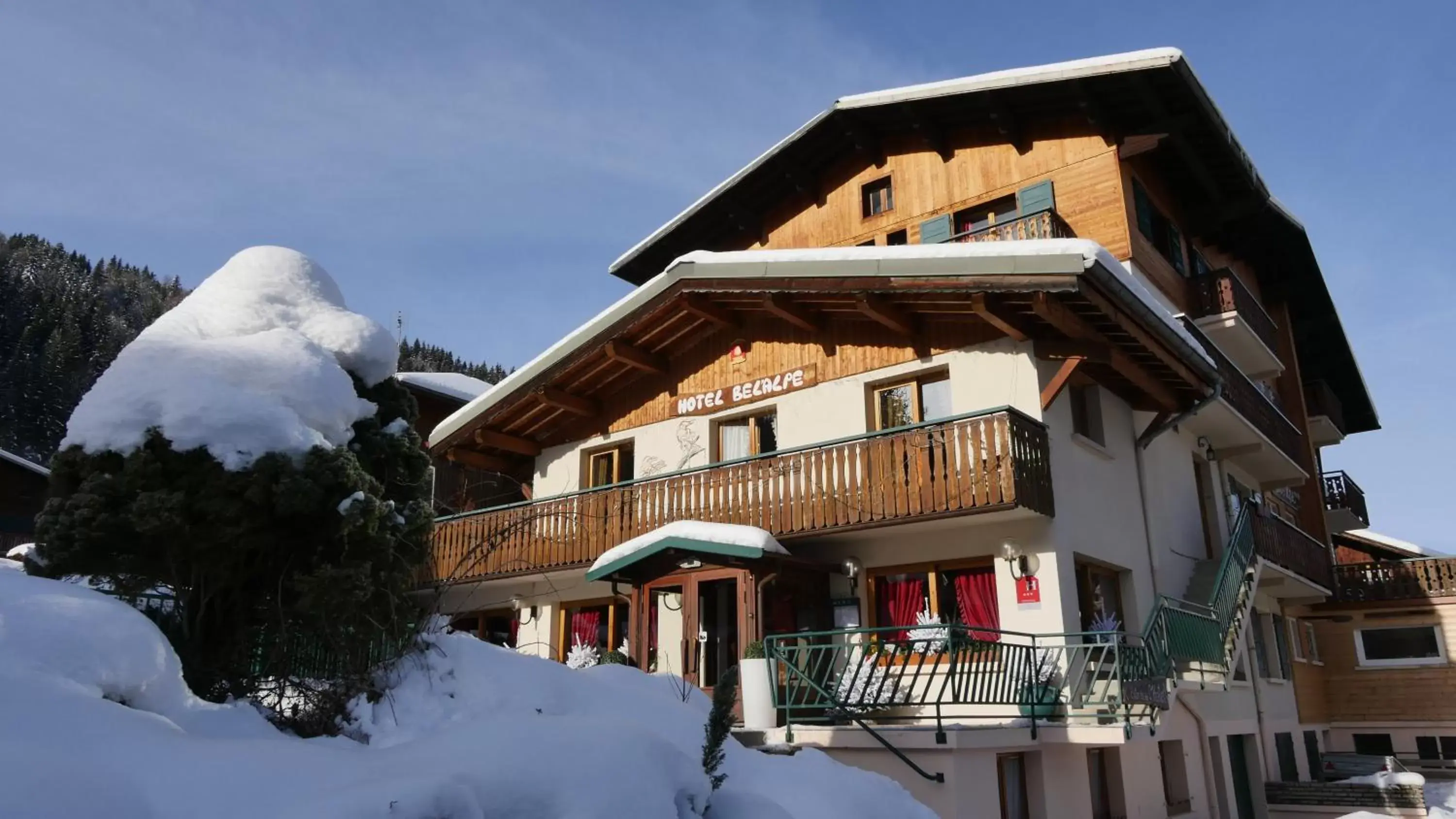 Facade/entrance, Winter in Hotel Bel'alpe