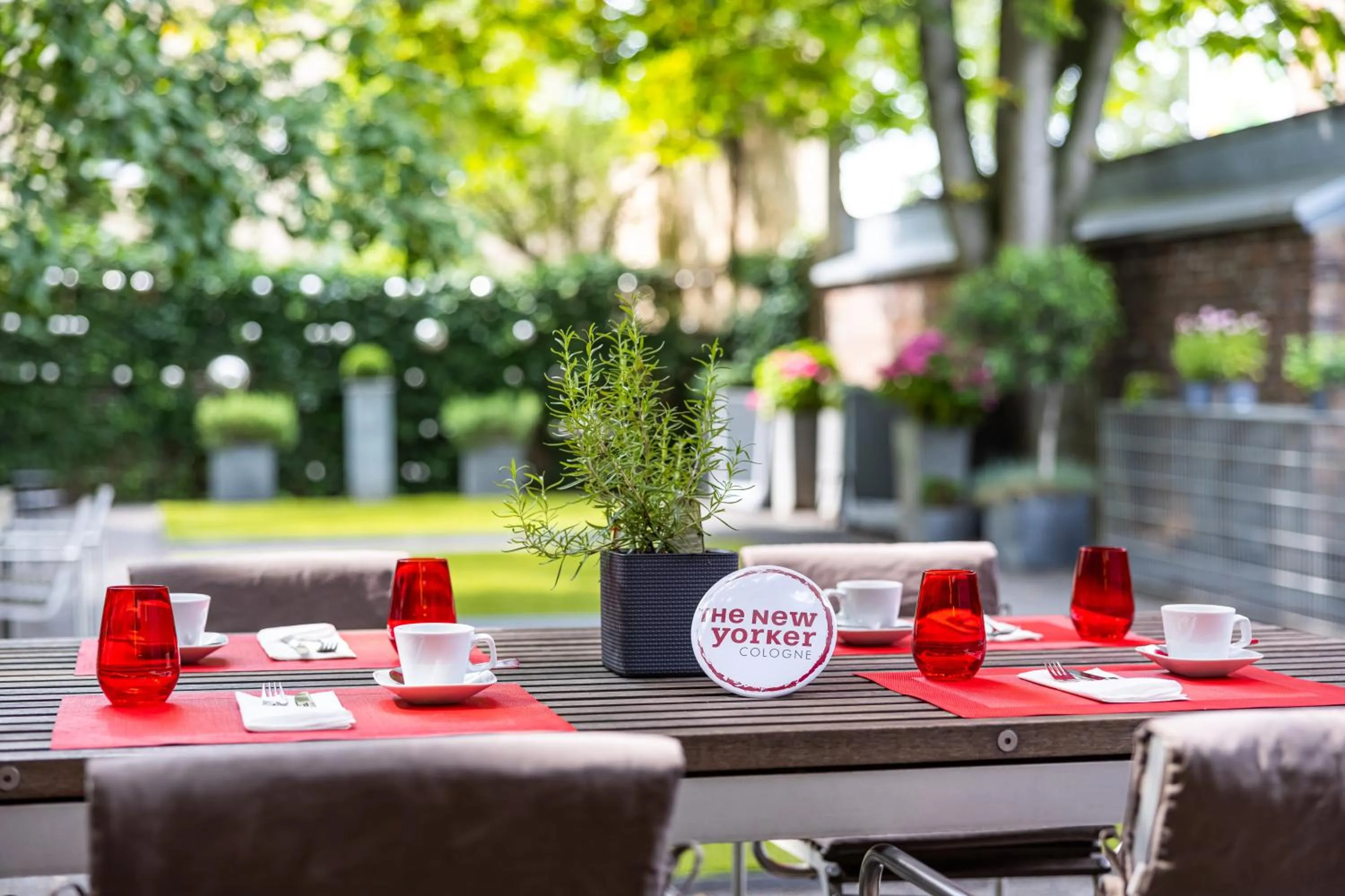 Garden view in The New Yorker Hotel Köln-Messe