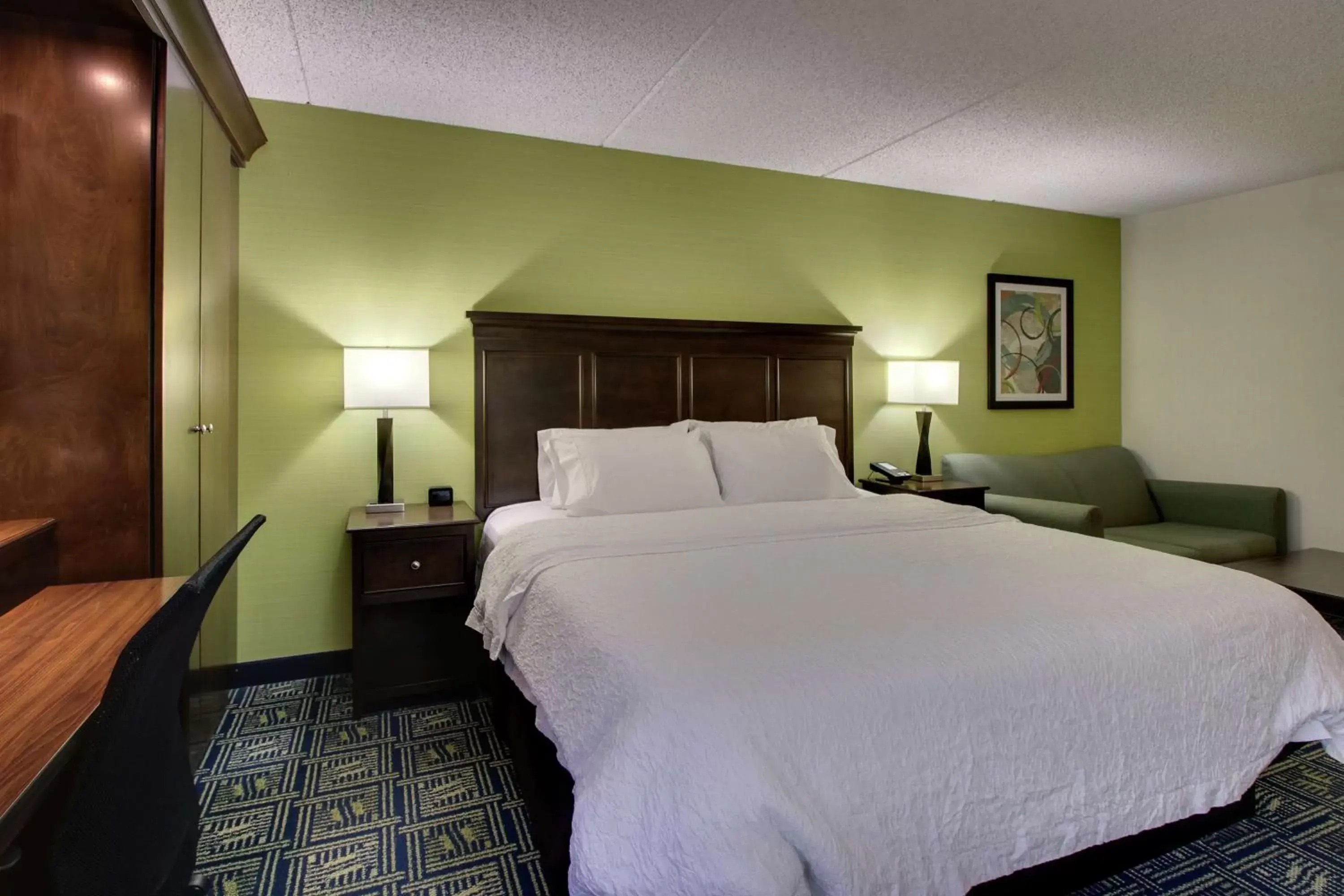 Living room, Bed in Hampton Inn DuBois