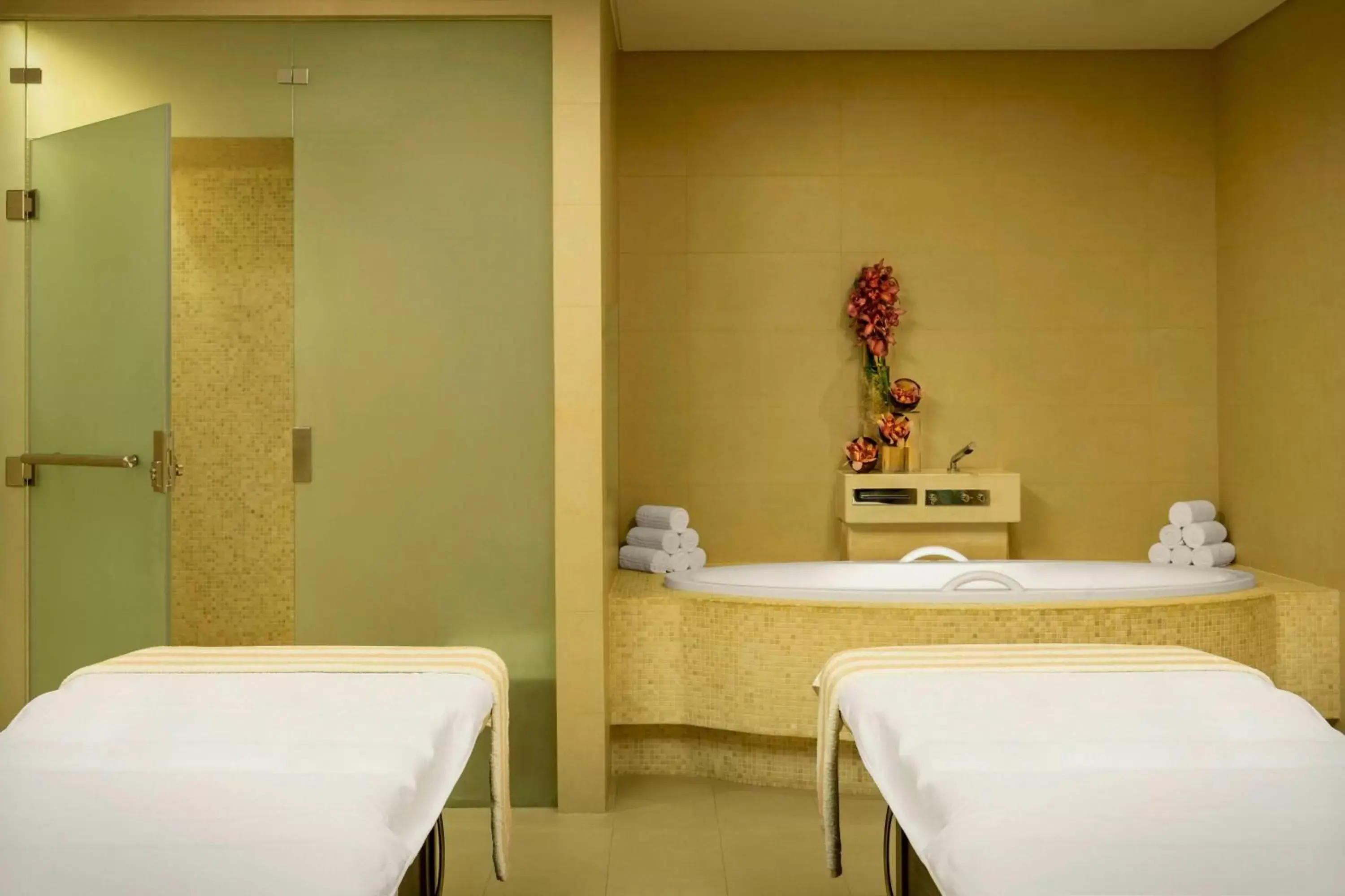 Spa and wellness centre/facilities, Bathroom in Sheraton Mall of the Emirates Hotel, Dubai
