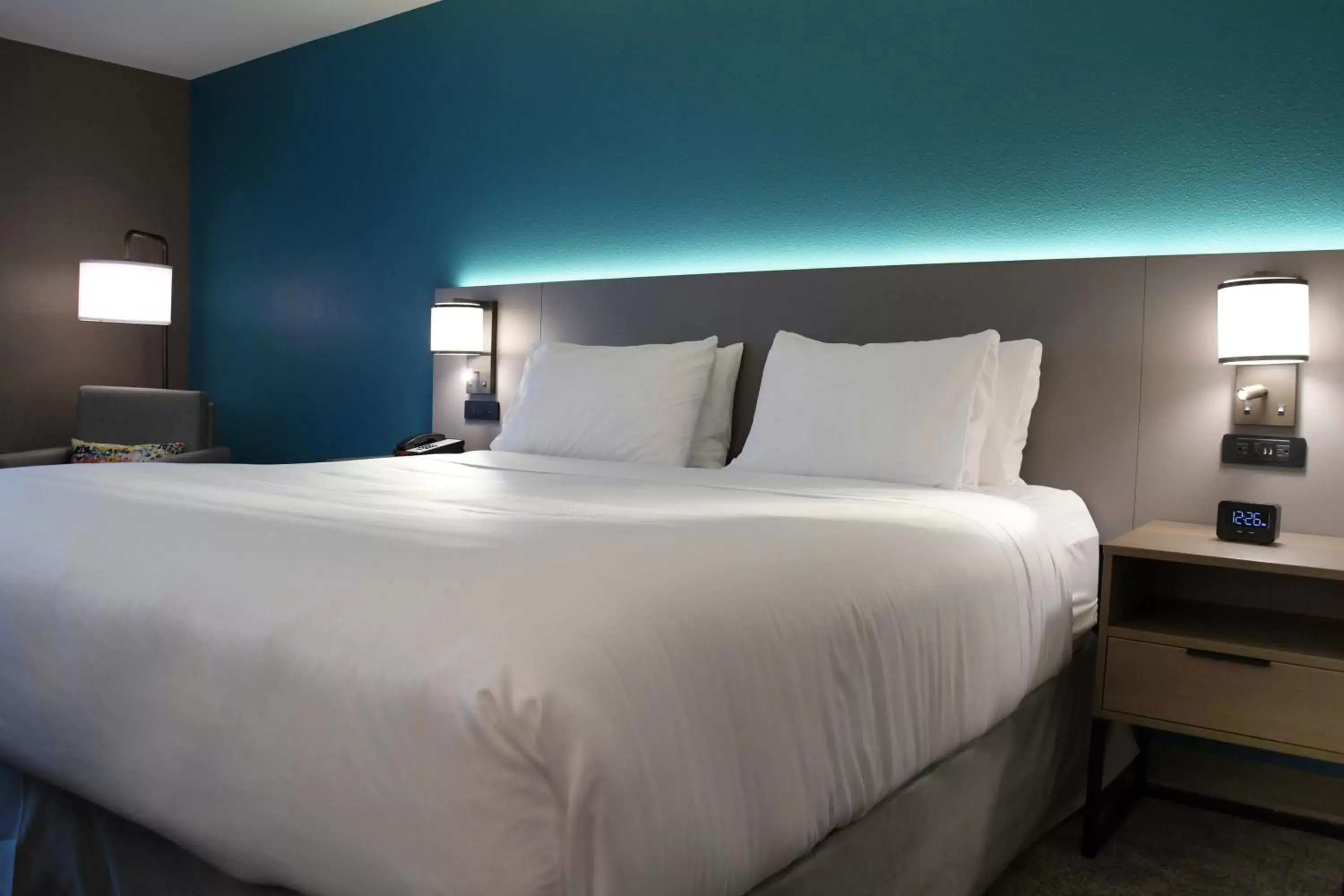 Bed in Comfort Inn & Suites NW Milwaukee