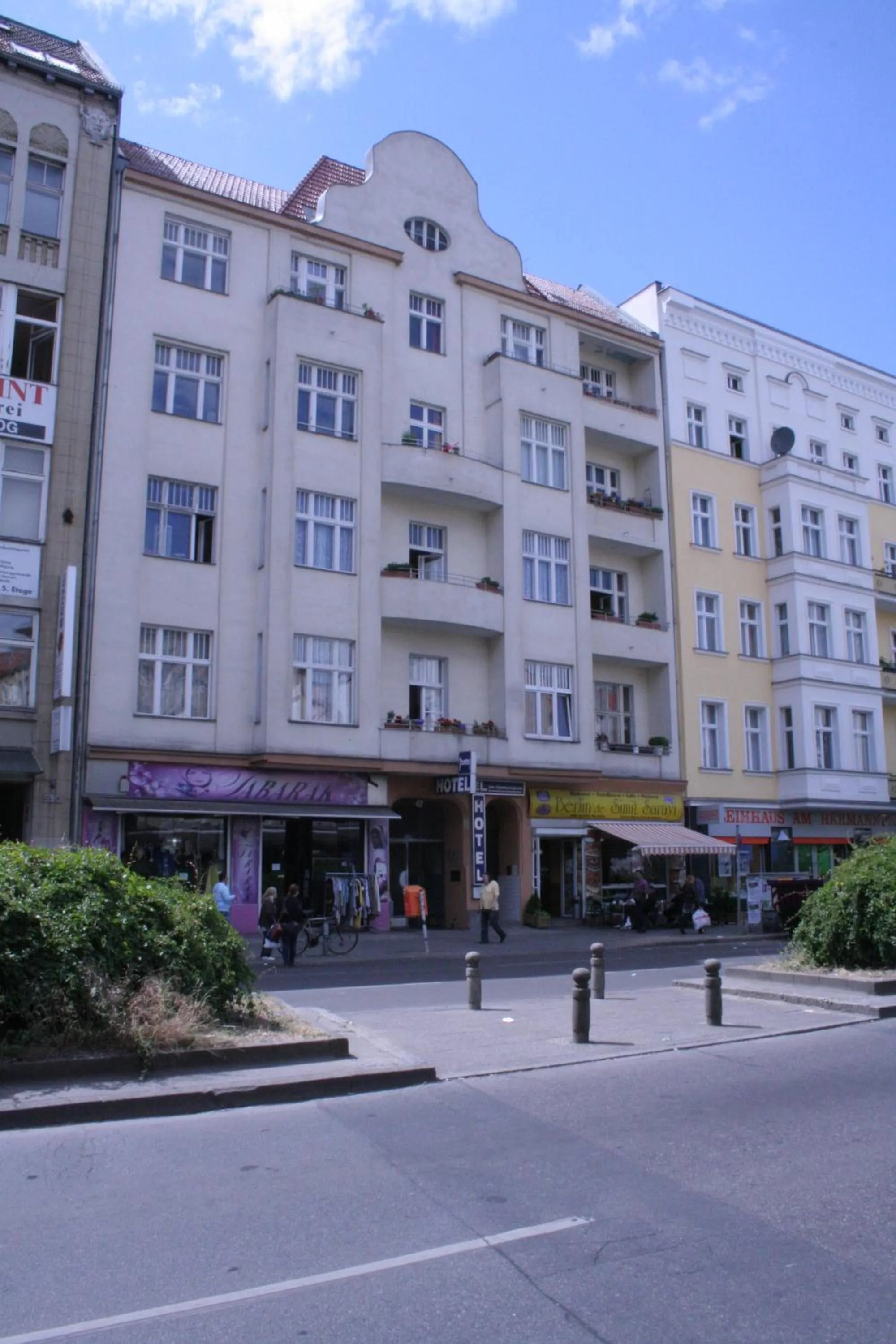 Property building in Hotel am Hermannplatz