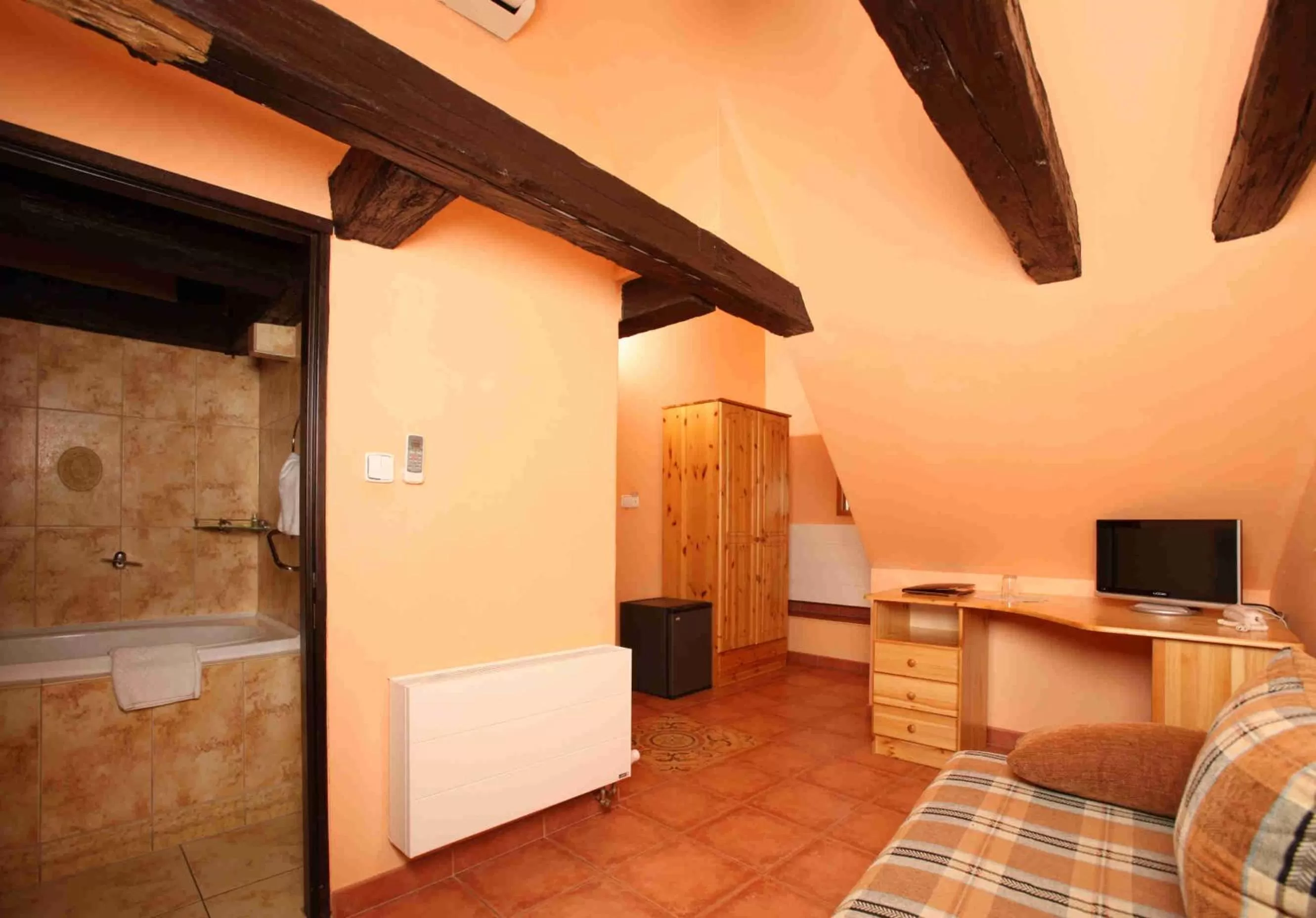 TV and multimedia, Bed in Betlem Club Hotel