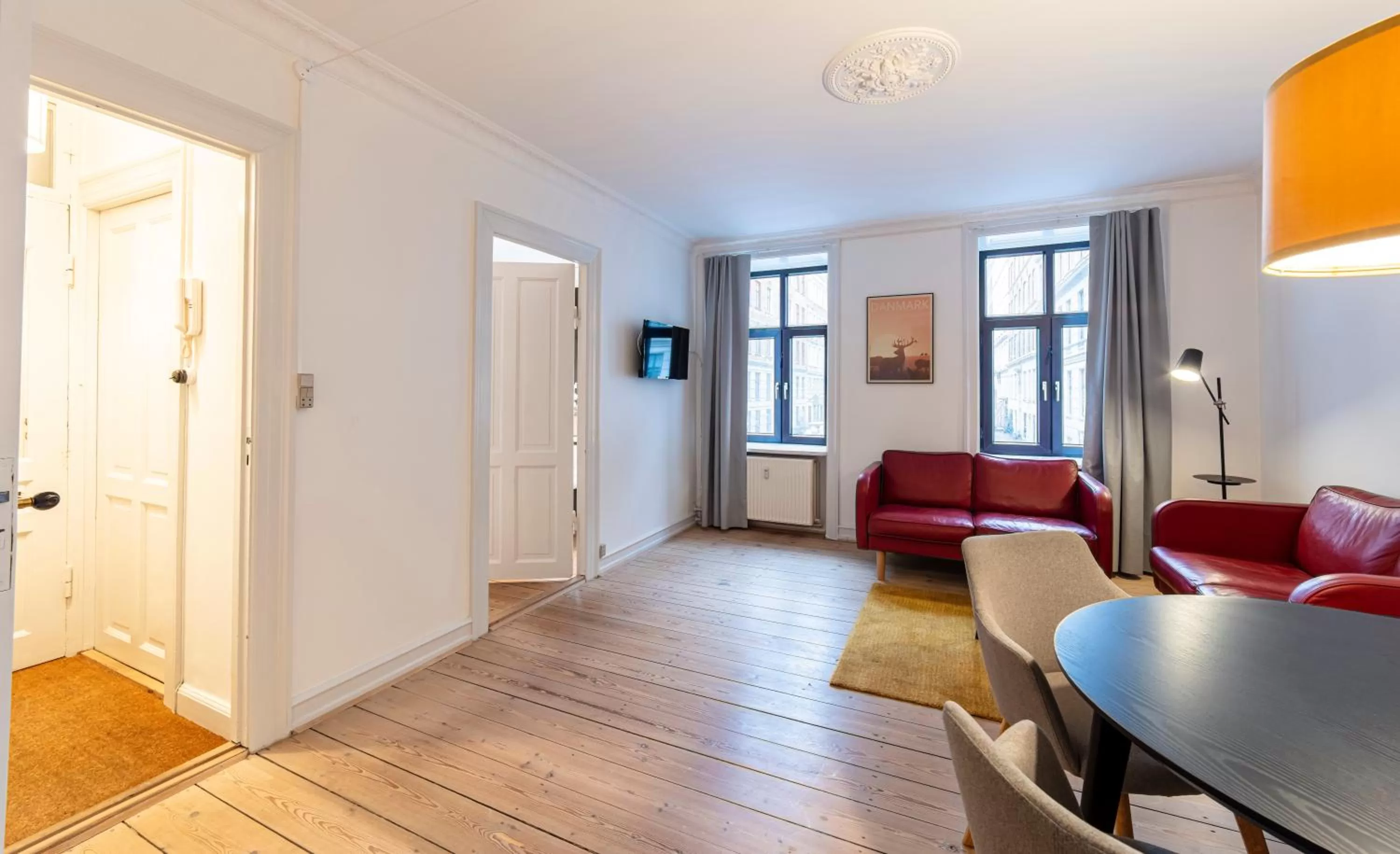 Seating area in Go Hotel Saga