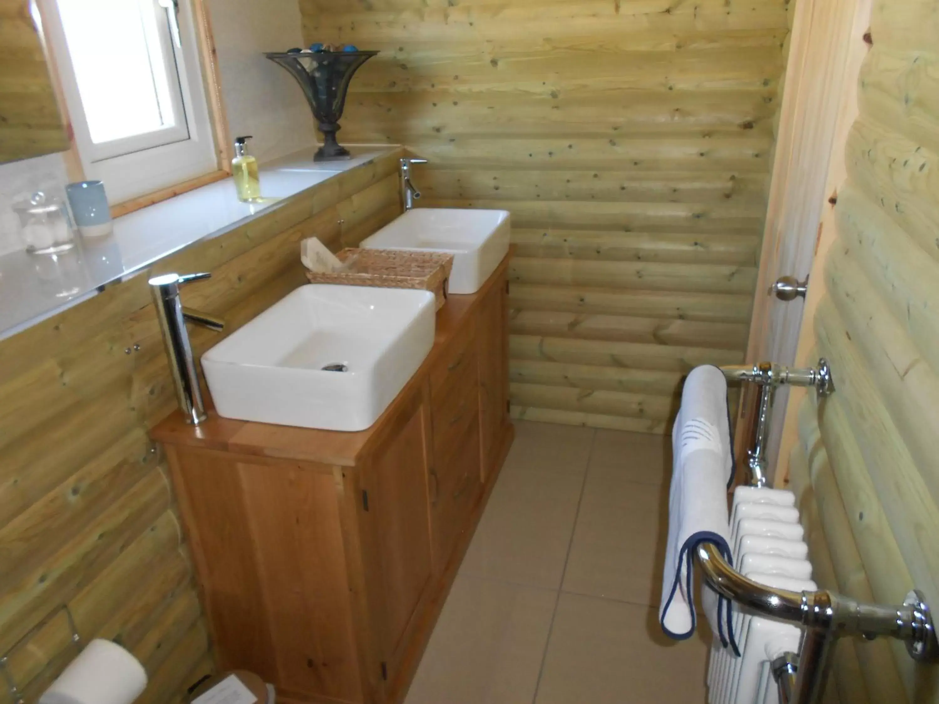 Toilet, Bathroom in Downsfield Bed and Breakfast