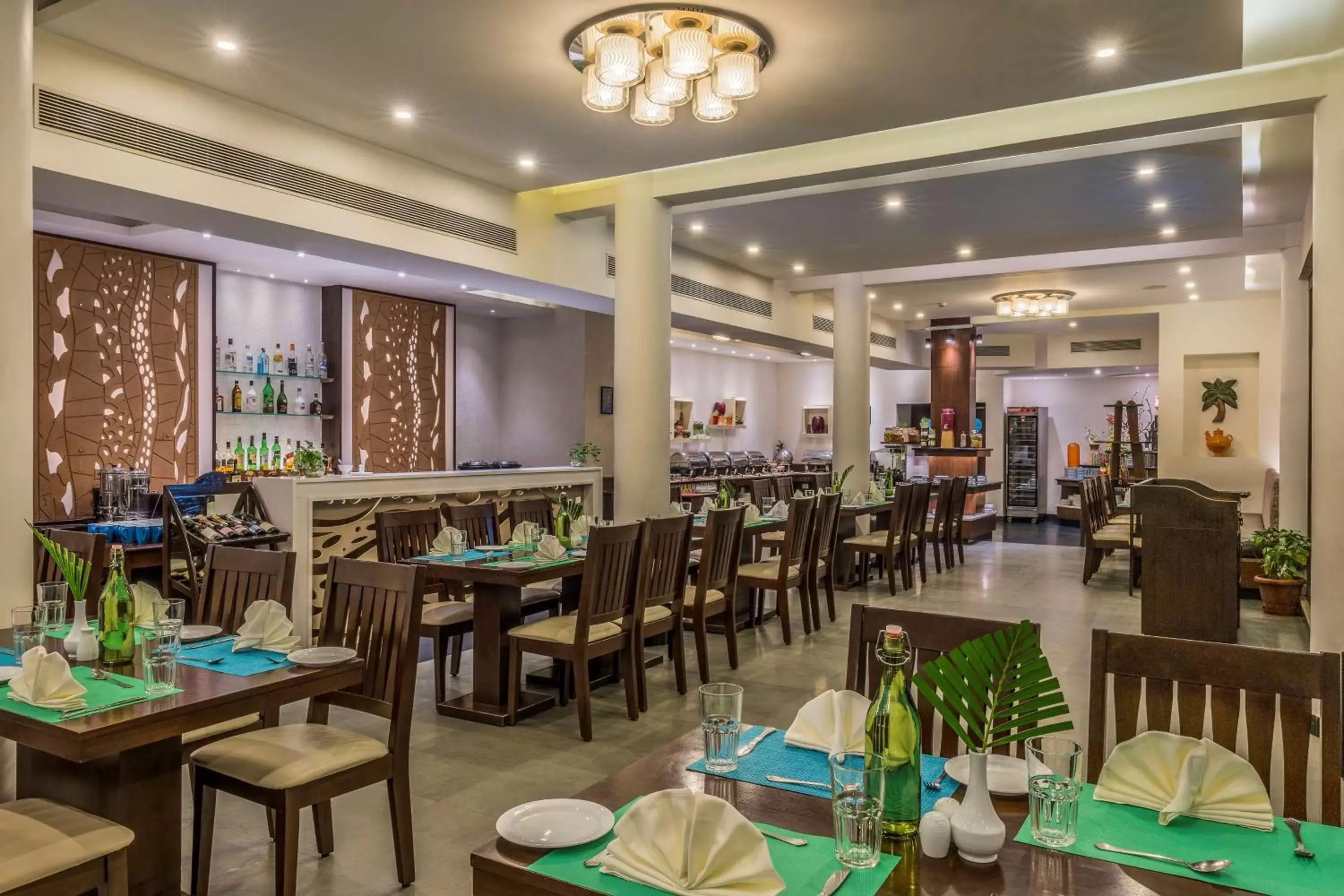Restaurant/Places to Eat in Radisson Goa Candolim