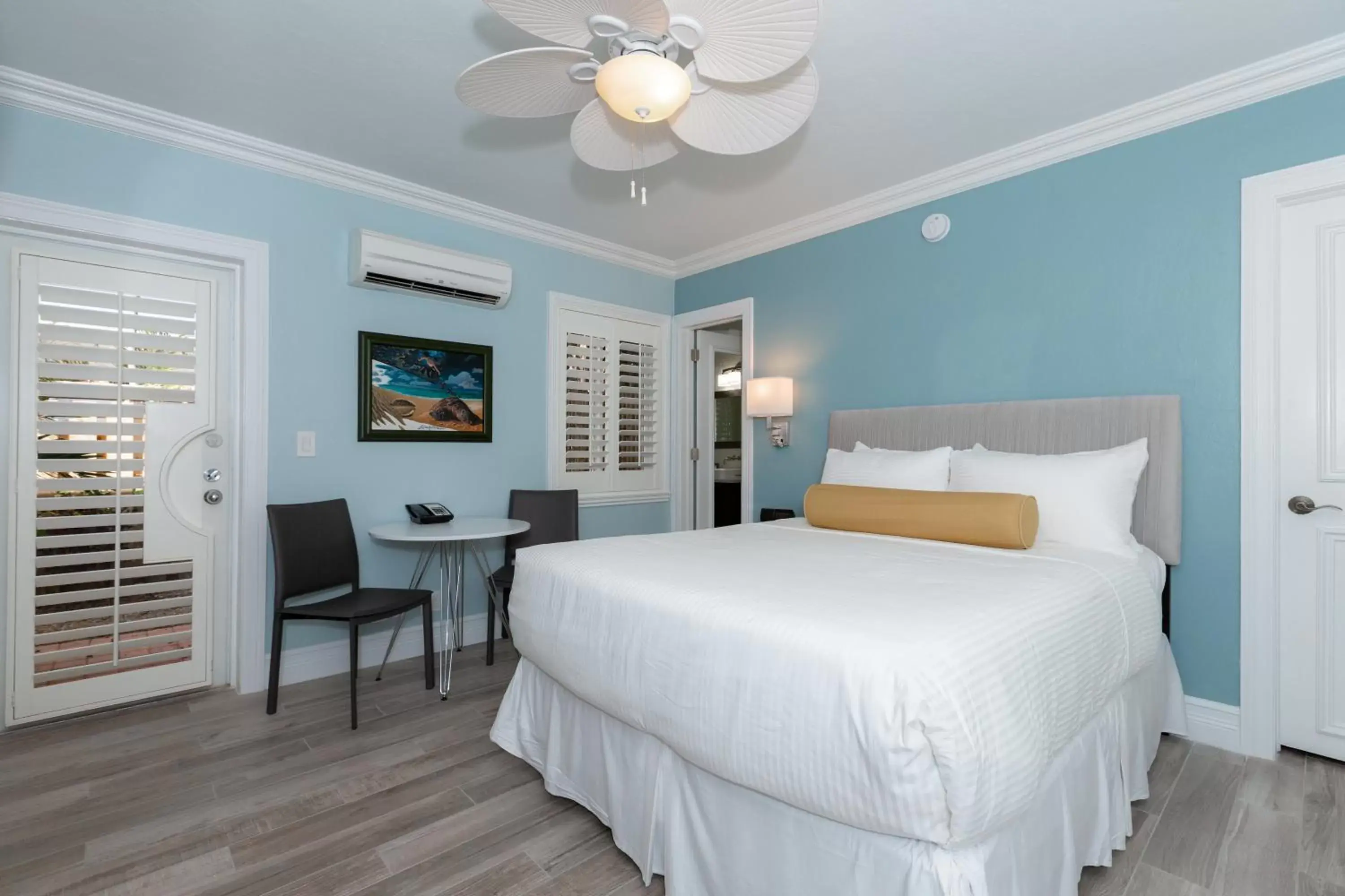 Photo of the whole room, Bed in Crane's Beach House Boutique Hotel & Luxury Villas