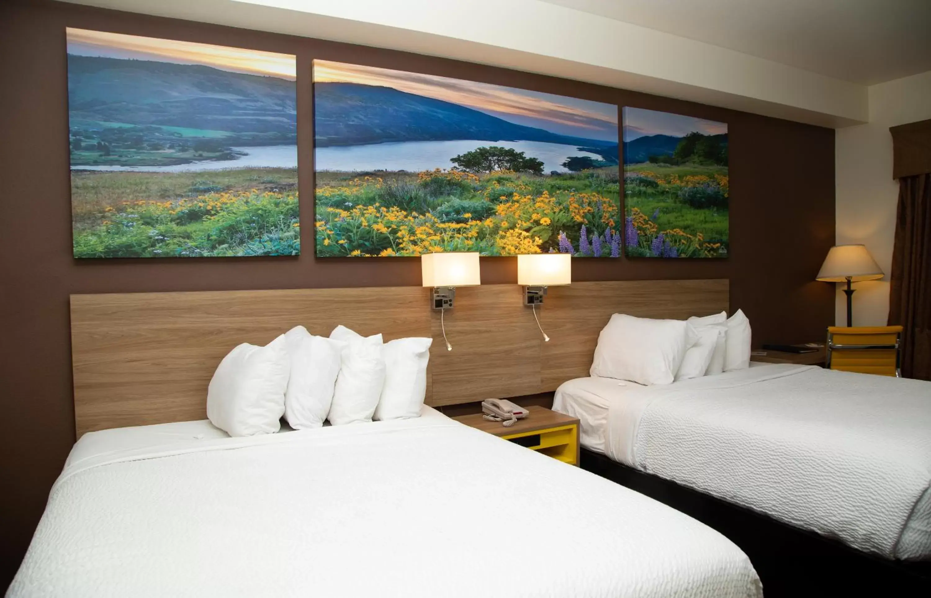 Bedroom, Bed in Days Inn by Wyndham Manitou Springs