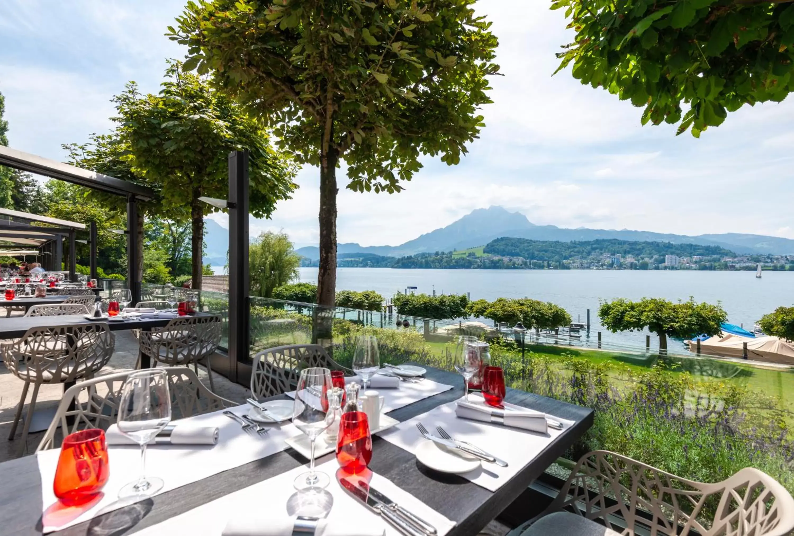 Restaurant/Places to Eat in HERMITAGE Lake Lucerne - Beach Club & Lifestyle Hotel