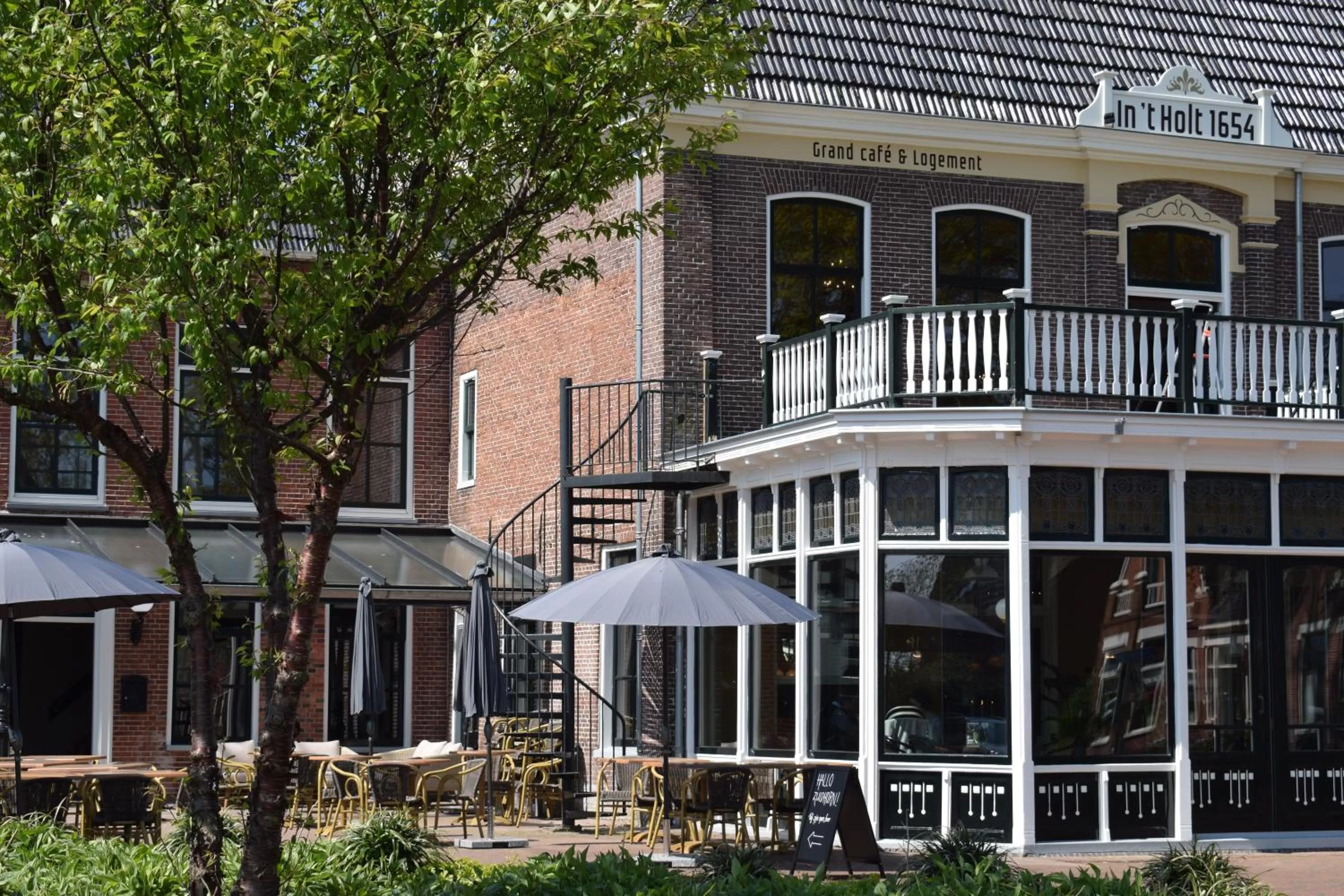 Property building in Hotel In't Holt 1654 Grand Café & Logement