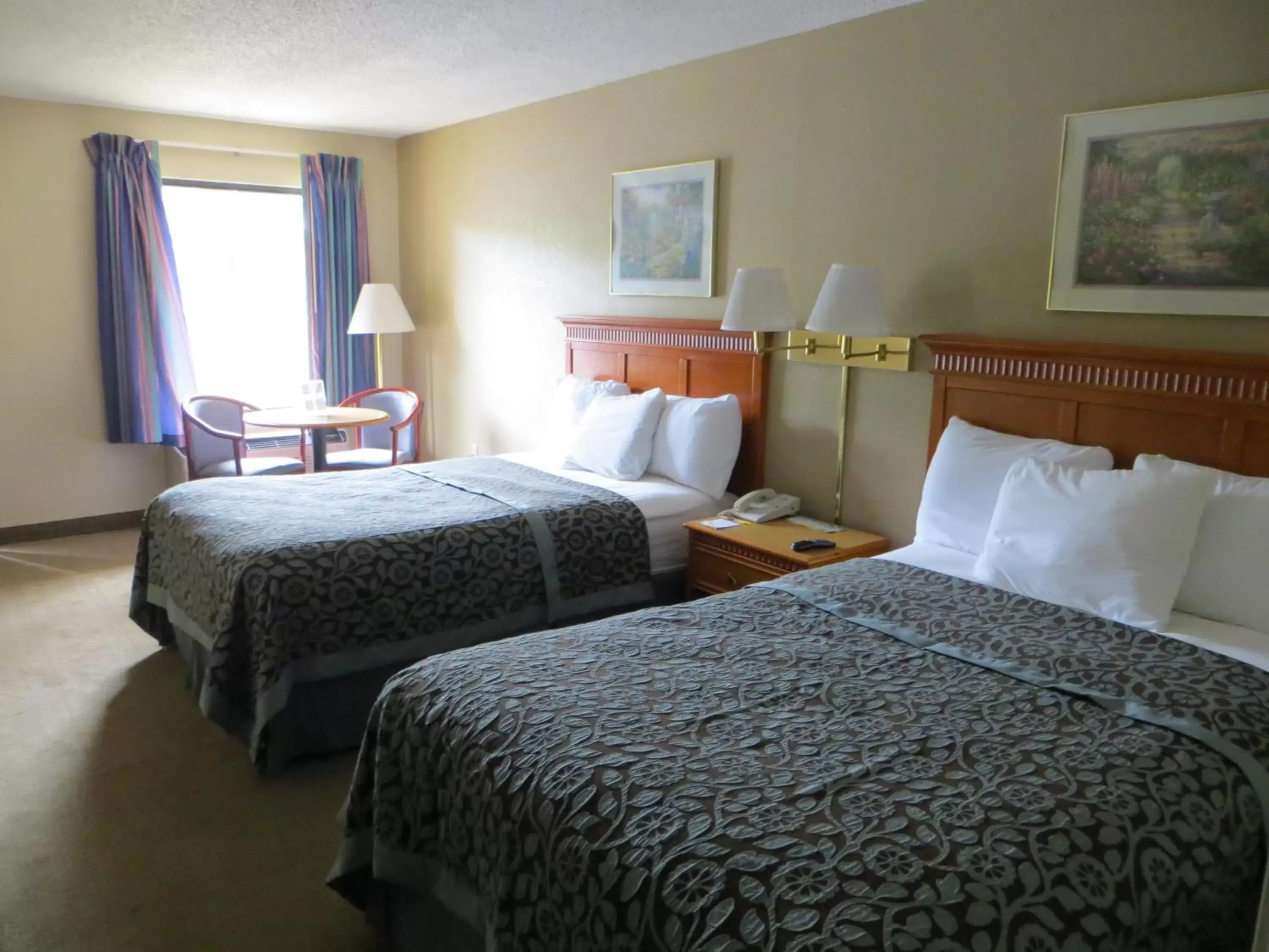 Bed in Days Inn by Wyndham Elberton