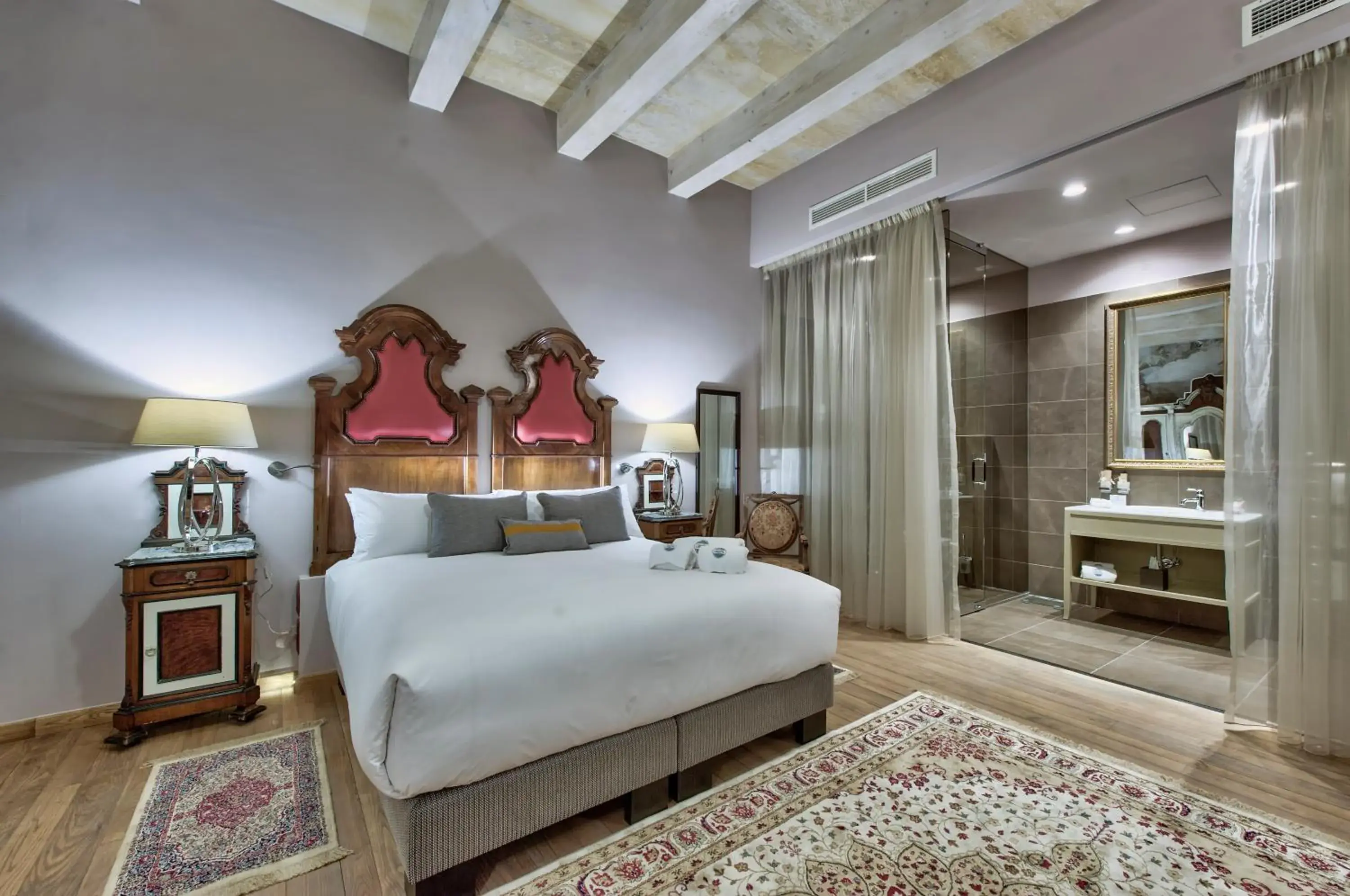 Photo of the whole room, Bed in Palazzo Consiglia - IK Collection Photo of the whole room, Bed in Palazzo Consiglia - IK Collection