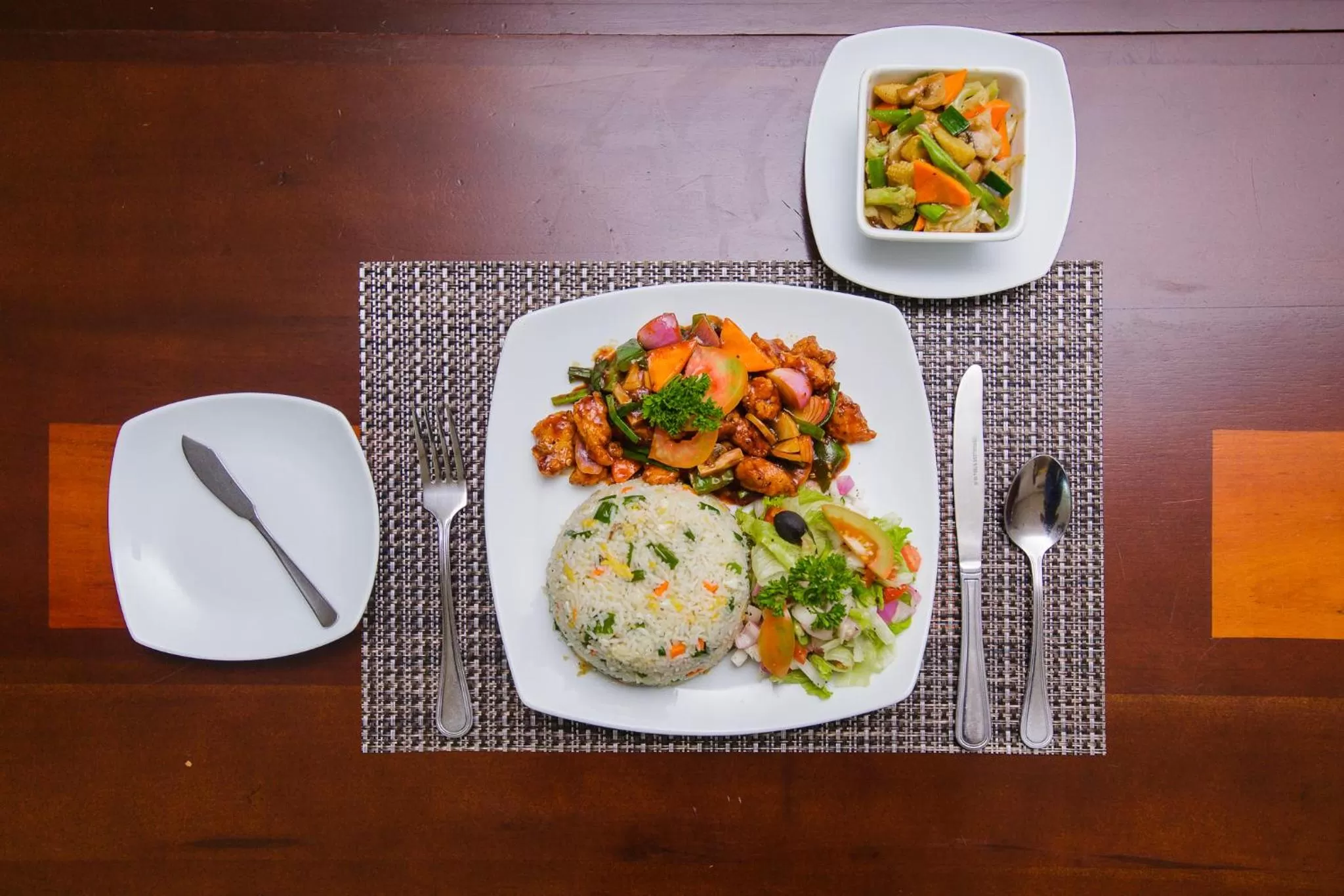 Food, Lunch and Dinner in Ceylon City Hotel,Colombo