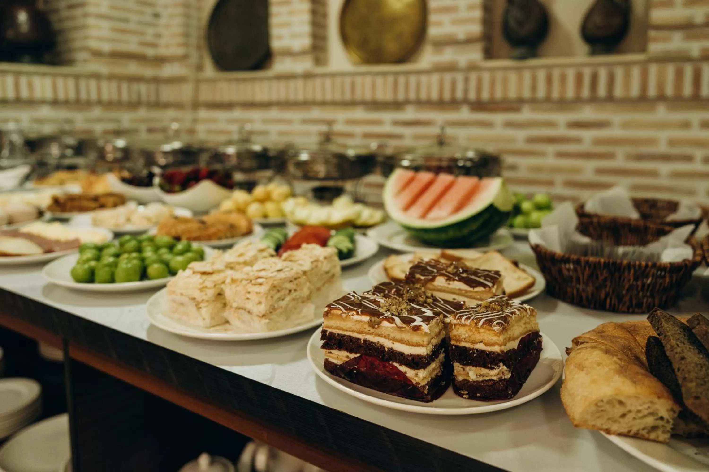 Food in Hotel SHOHRUD