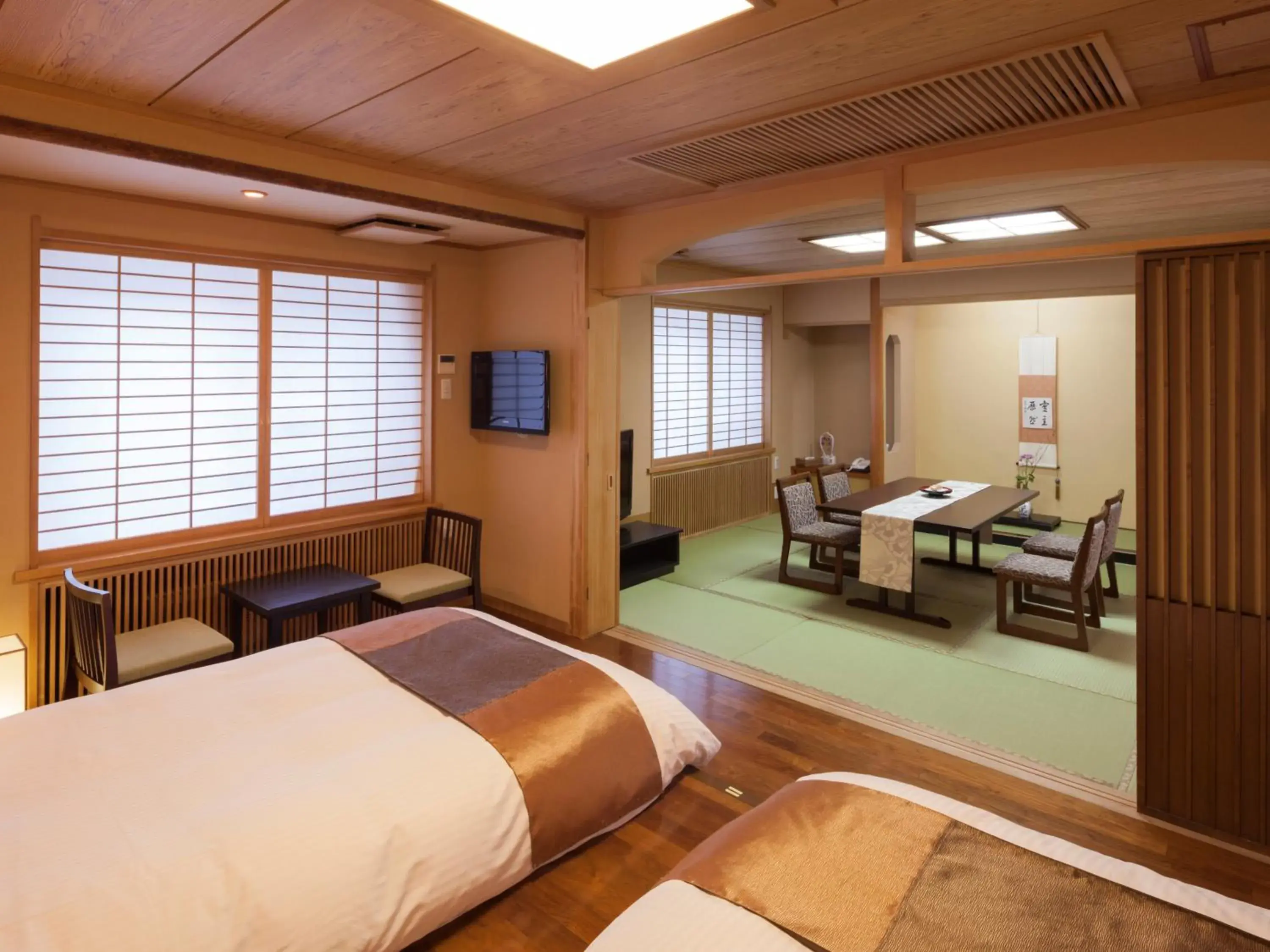 Photo of the whole room in Shogetsu Grand Hotel