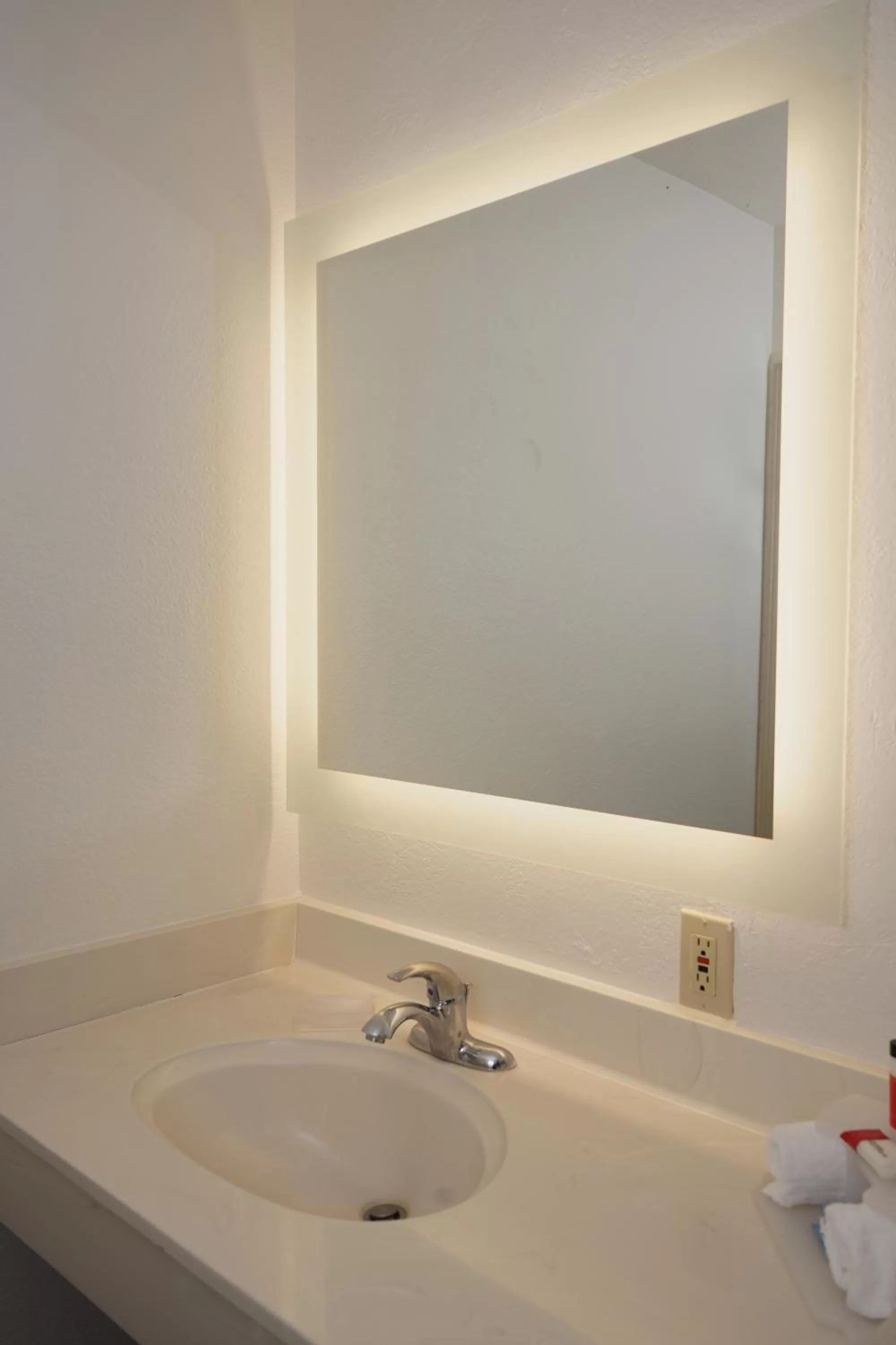 Howard Johnson by Wyndham Salinas