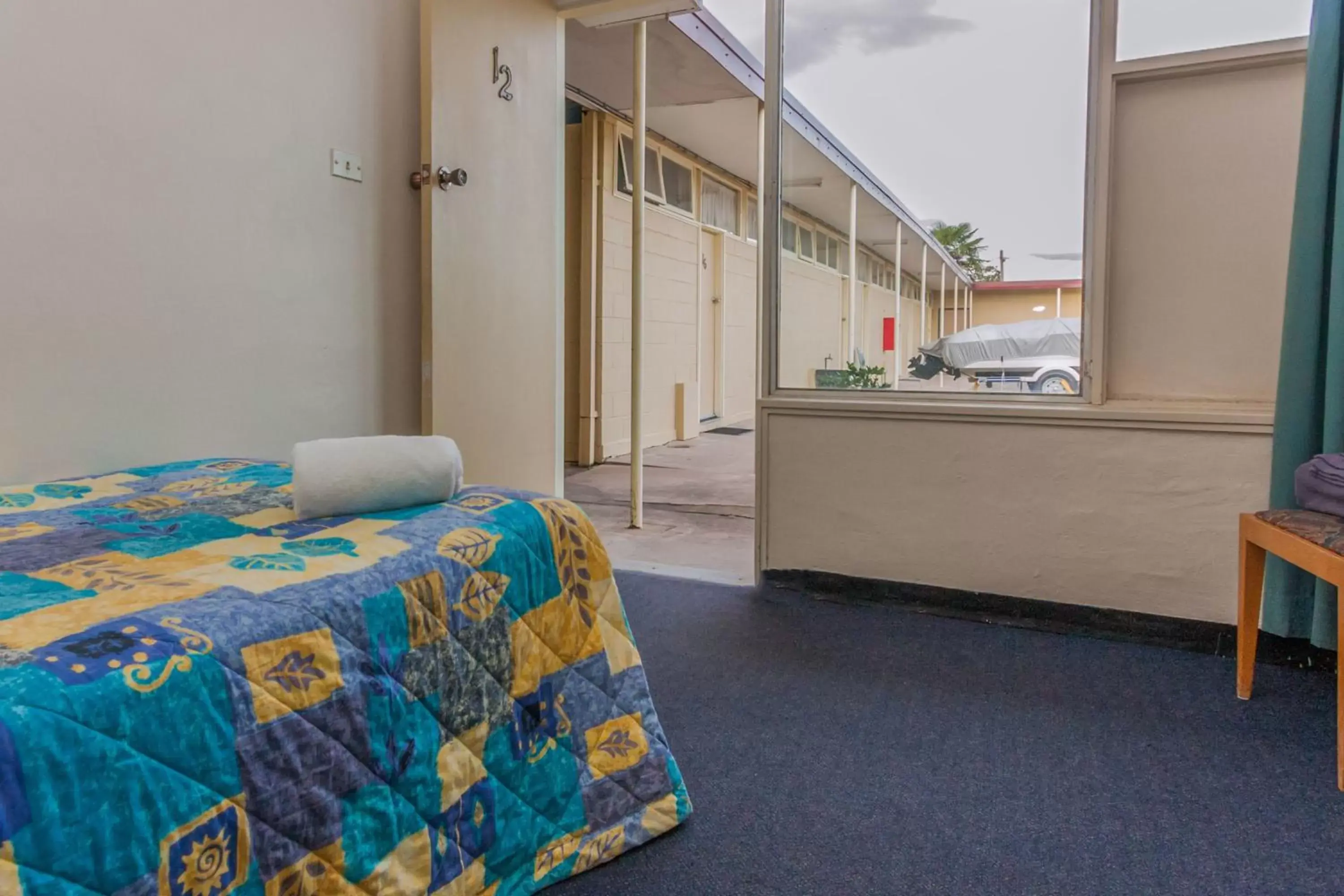 Bed in Moruya Waterfront Hotel Motel