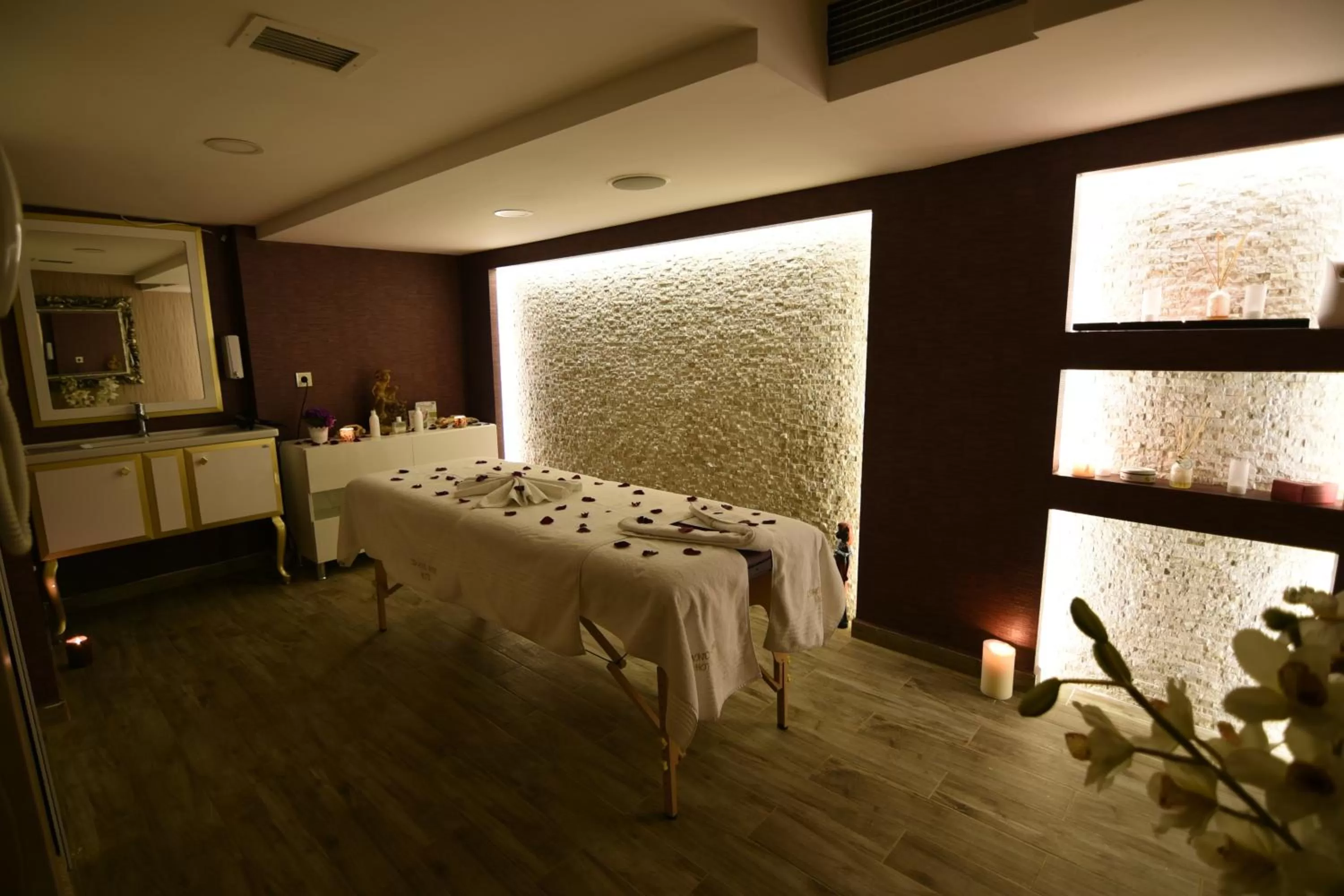 Activities, Bed in Diamond Royal Hotel