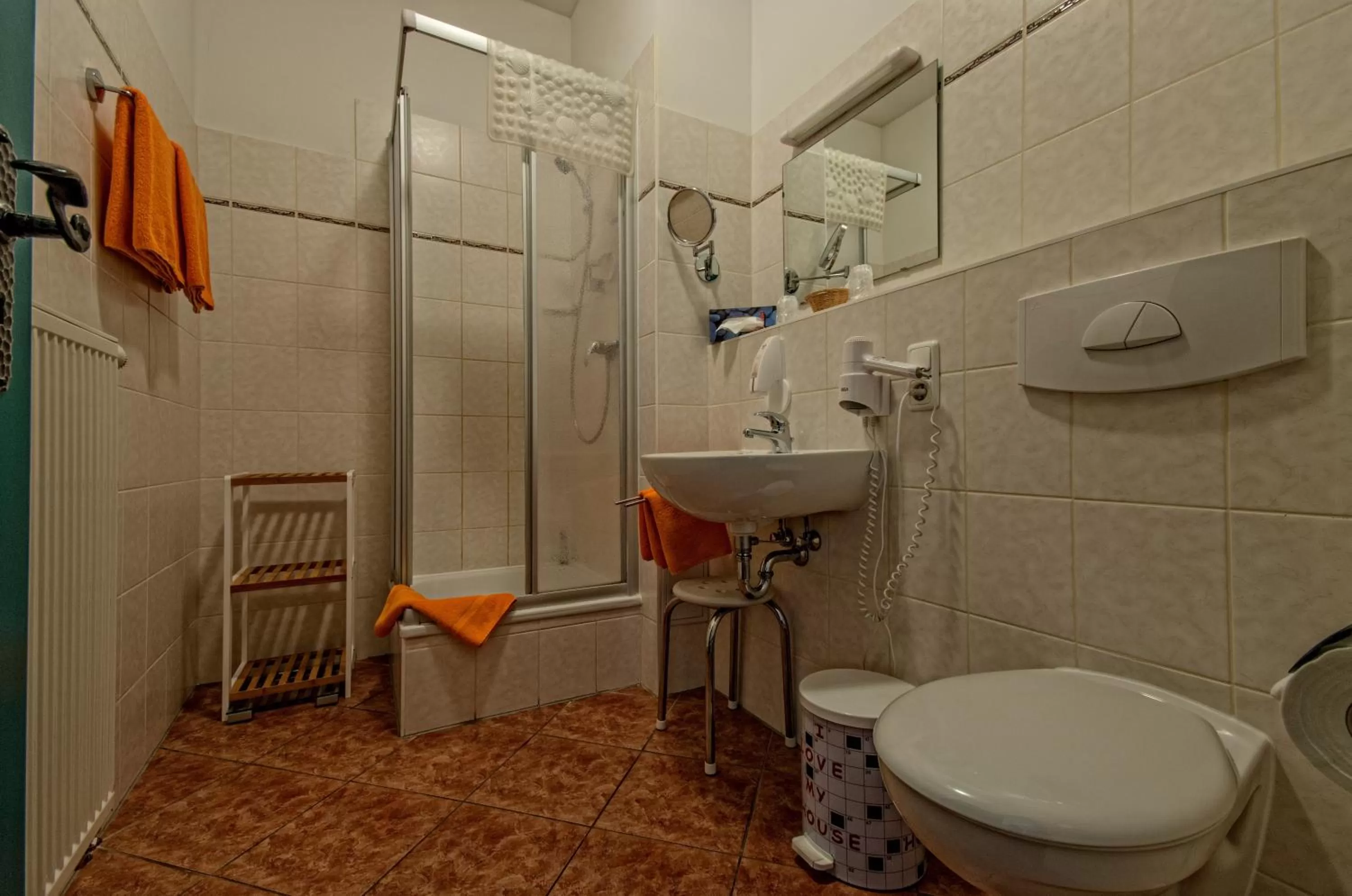 Bathroom in Hotel zur Henne