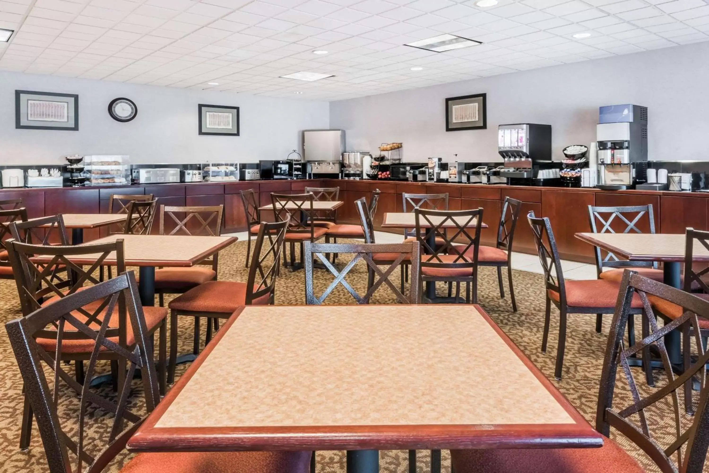 Restaurant/Places to Eat in Ramada by Wyndham Harrisburg/Hershey Area