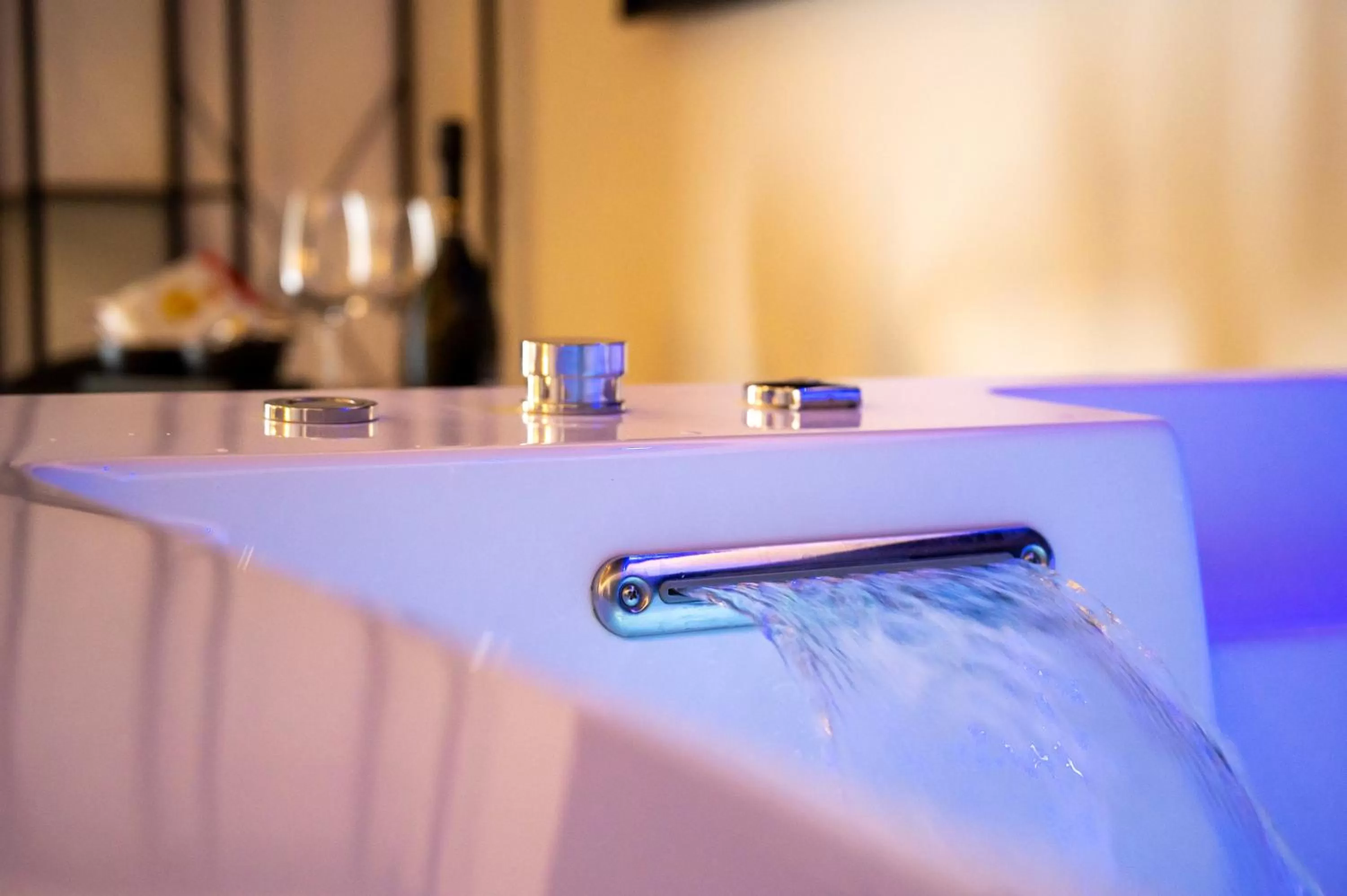 Hot Tub in Maximum hub suite&spa