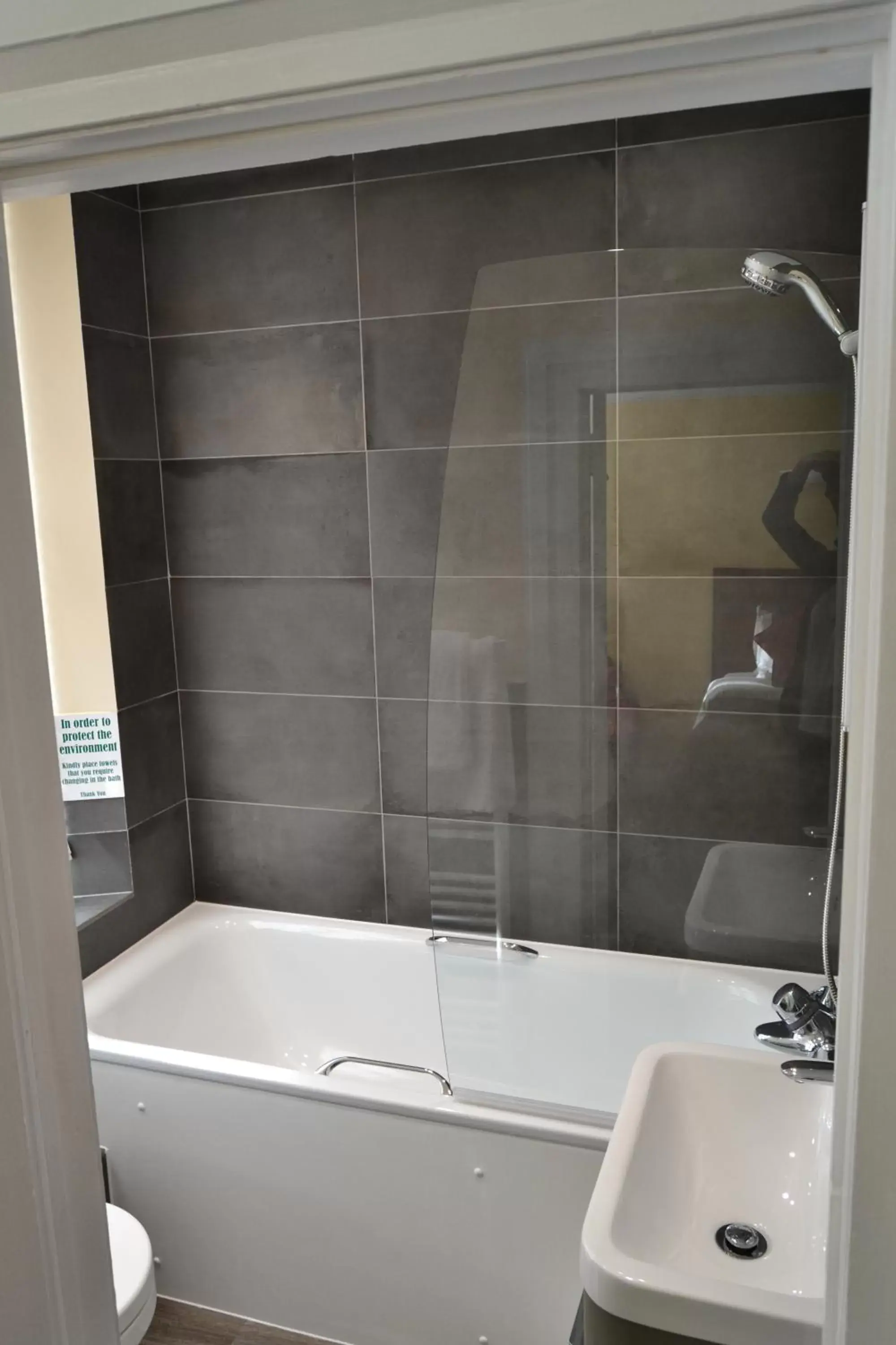 Shower, Bathroom in Royal Oxford Hotel
