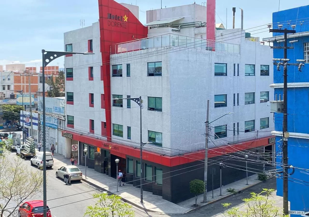 Property building in Hotel Estrella de Oriente