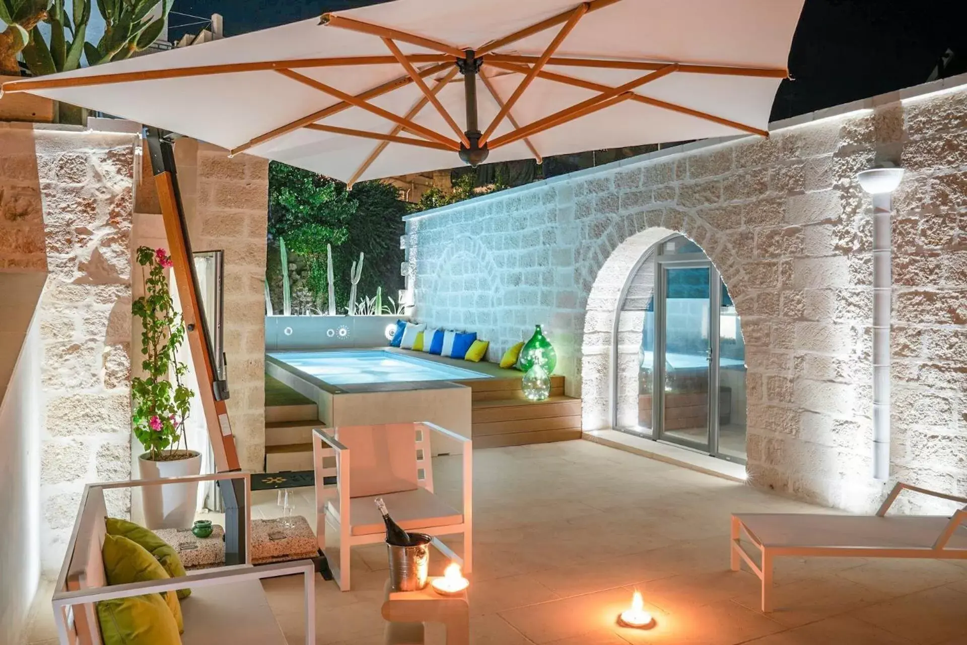 Swimming Pool in Vico Bianco Raro Villas Smart Rooms Collection