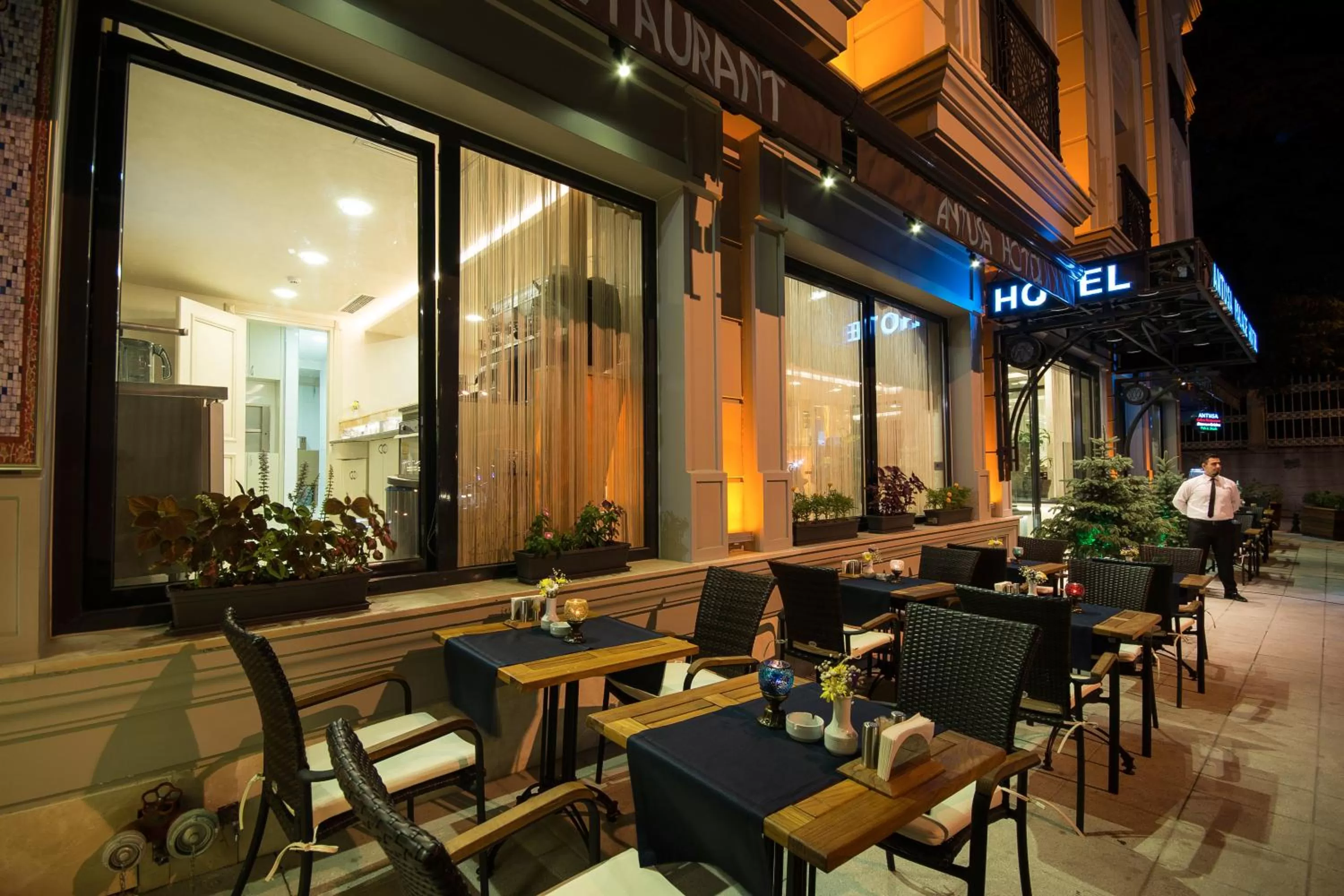 Restaurant/places to eat in Antusa Palace Hotel & Spa