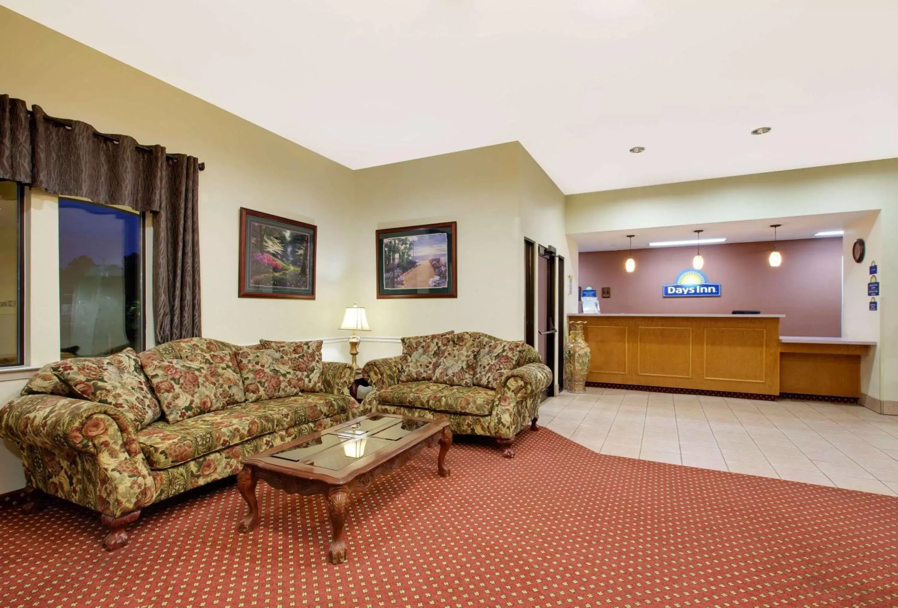Lobby or reception, Seating Area in Days Inn by Wyndham Fairfield