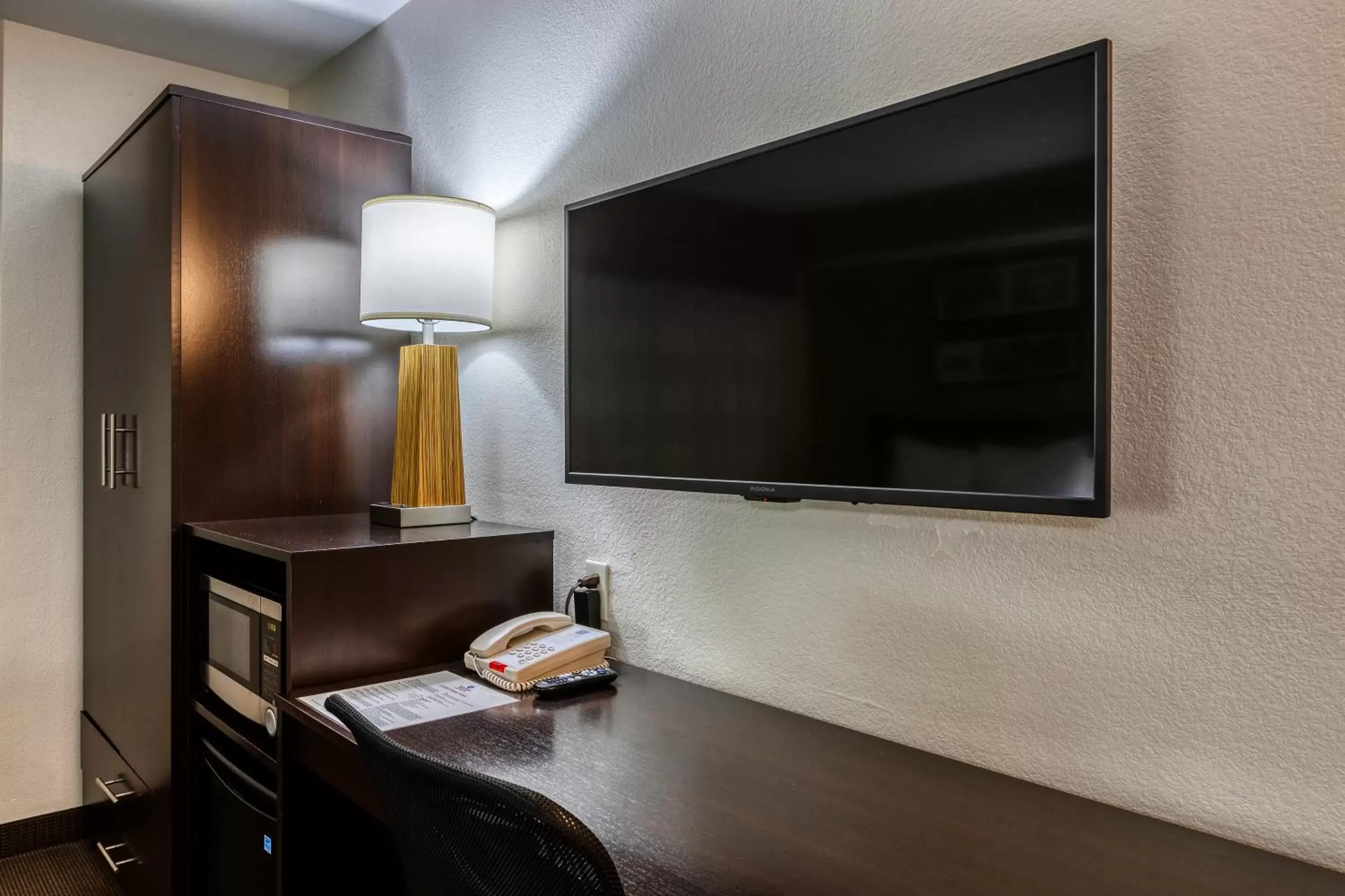 TV and multimedia, TV/Entertainment Center in Surestay Plus Hotel by Best Western Superstition Springs