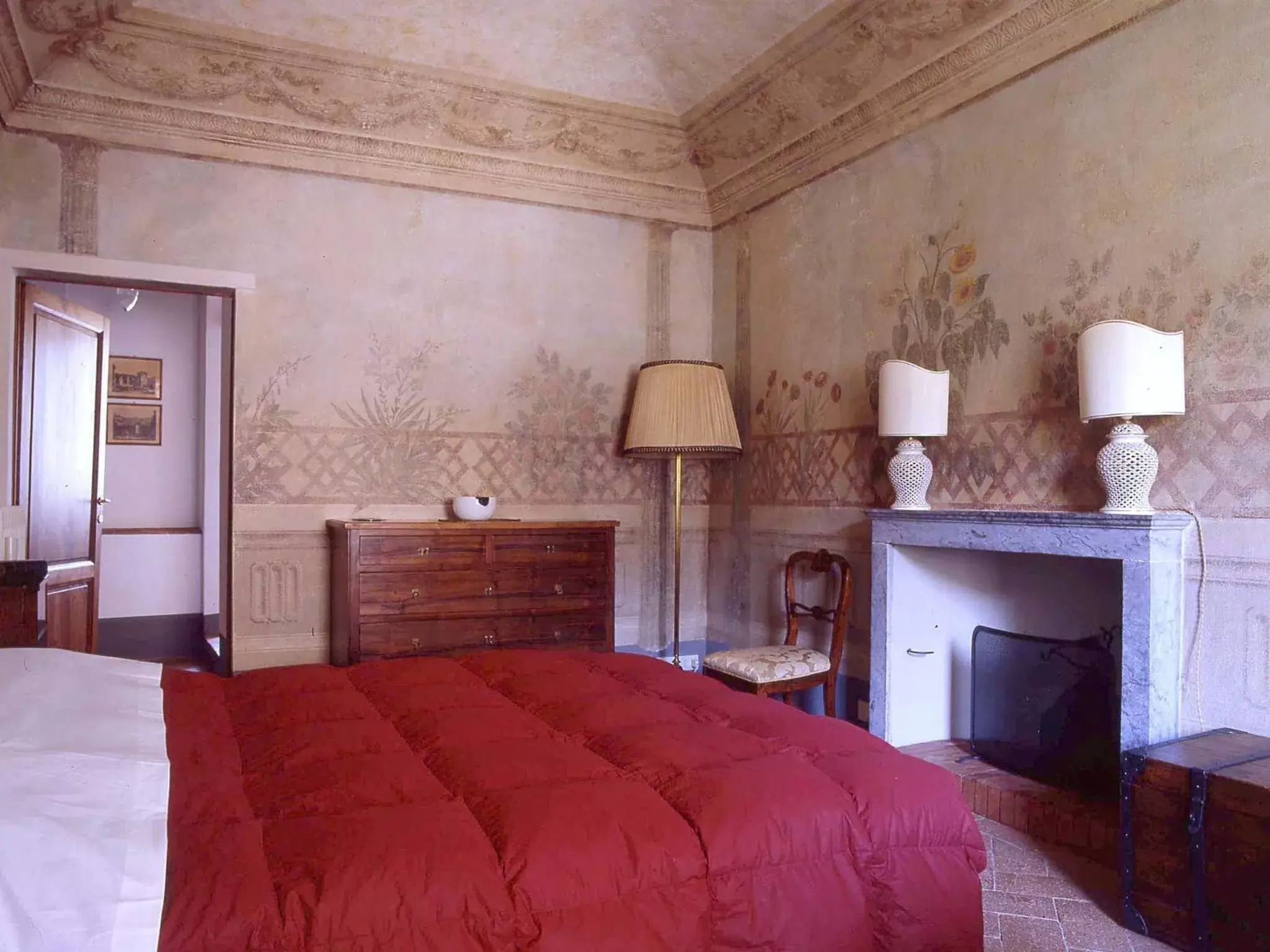 Photo of the whole room, Bed in antica casa "le rondini"