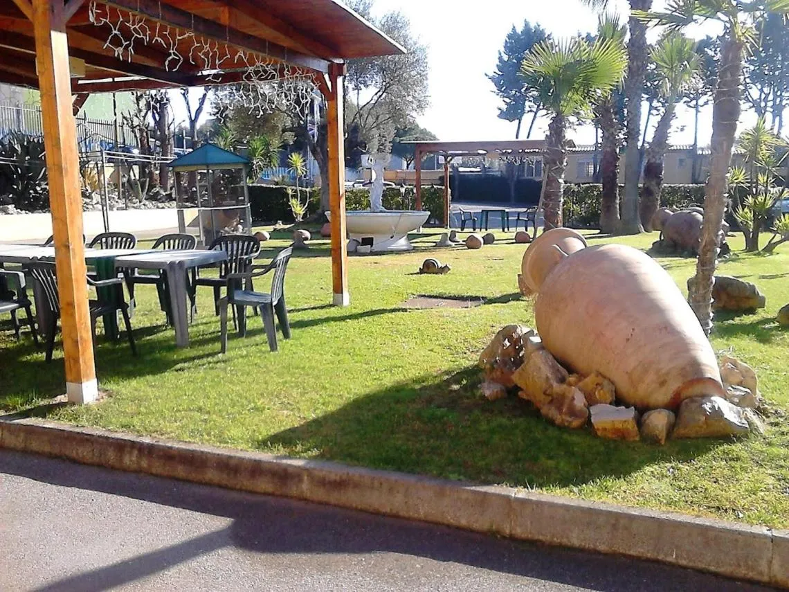 Patio in Green Park Hotel