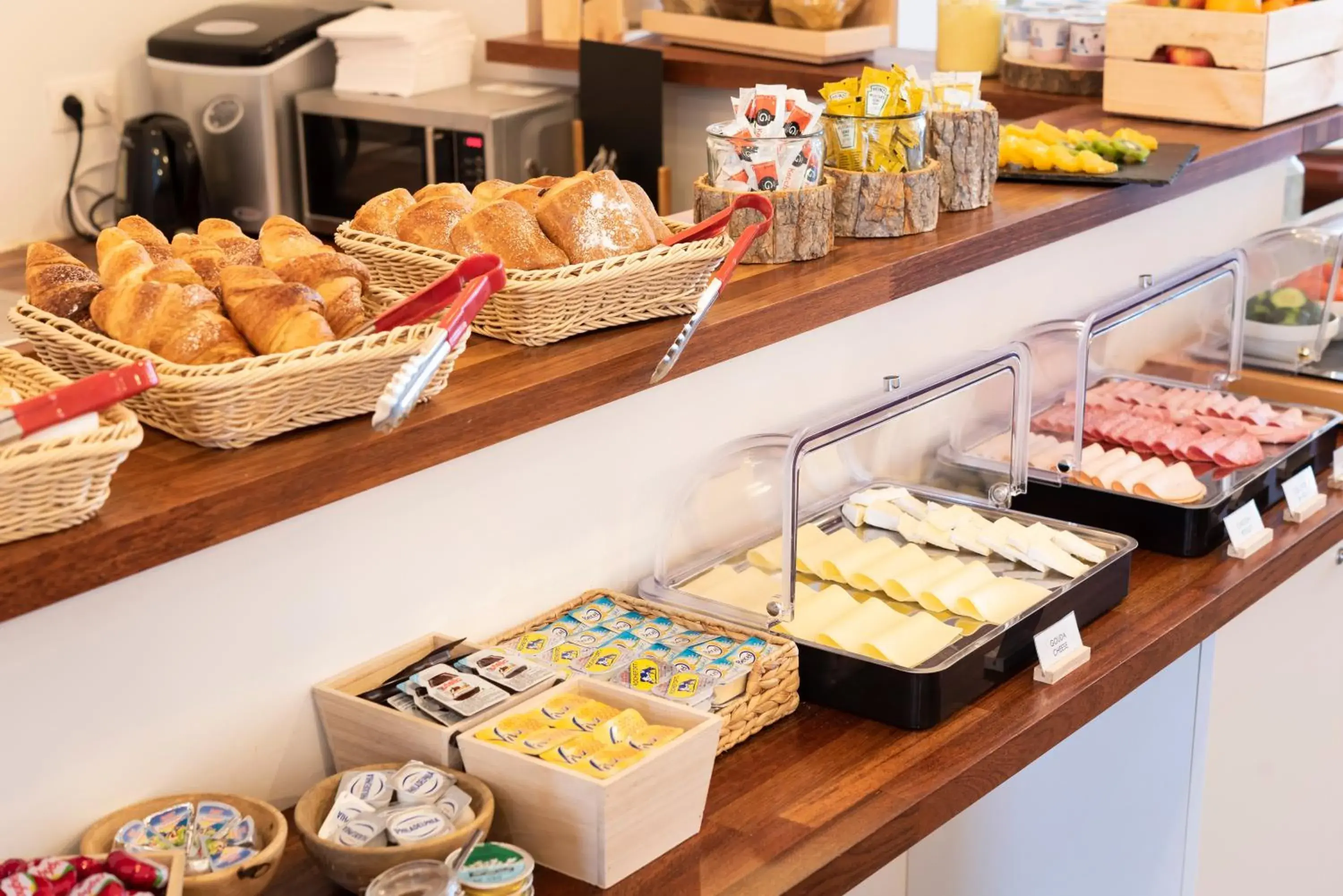 Buffet breakfast in Beverly Hills Hotel Buffet breakfast in Beverly Hills Hotel