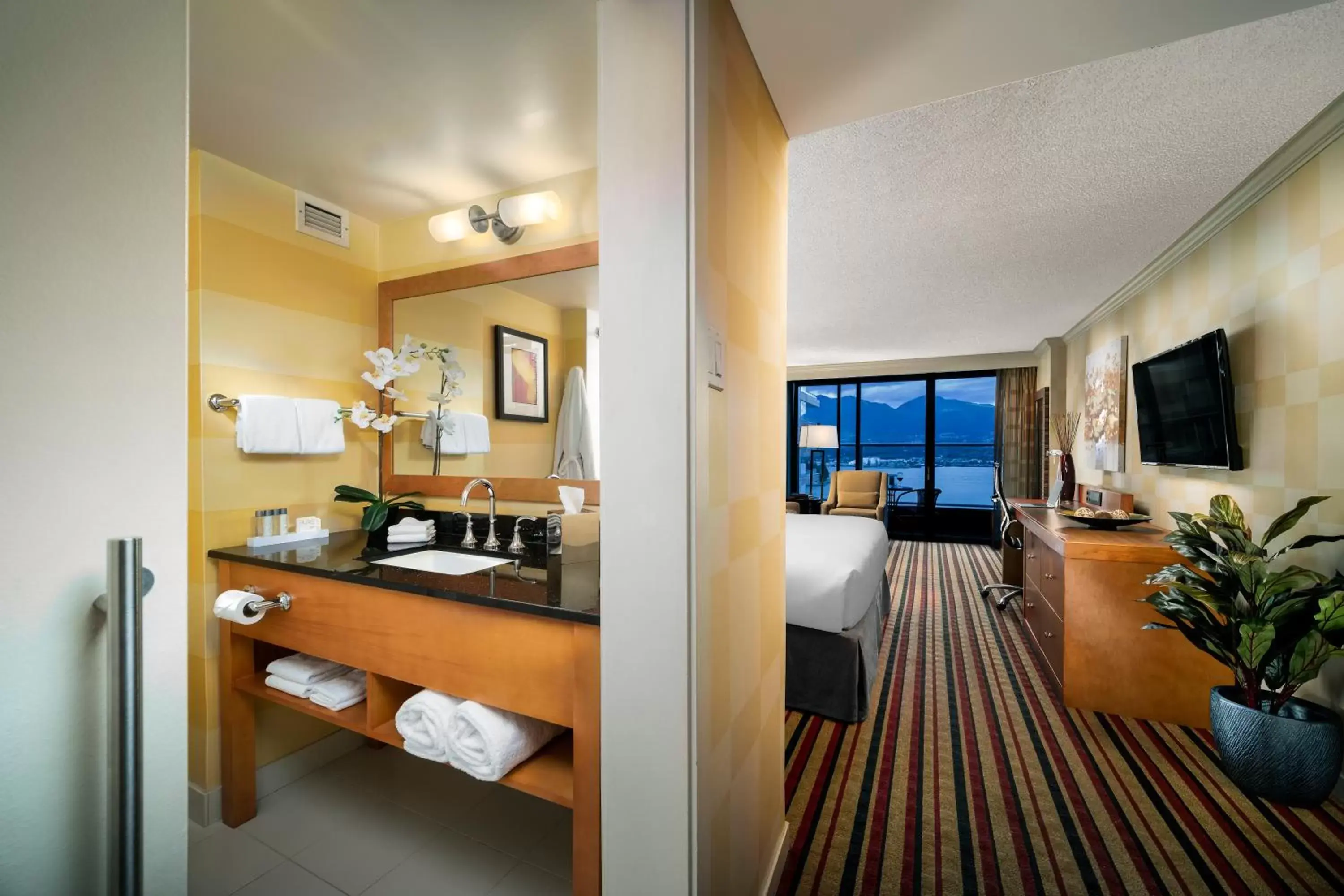 Bedroom in Pinnacle Hotel Harbourfront