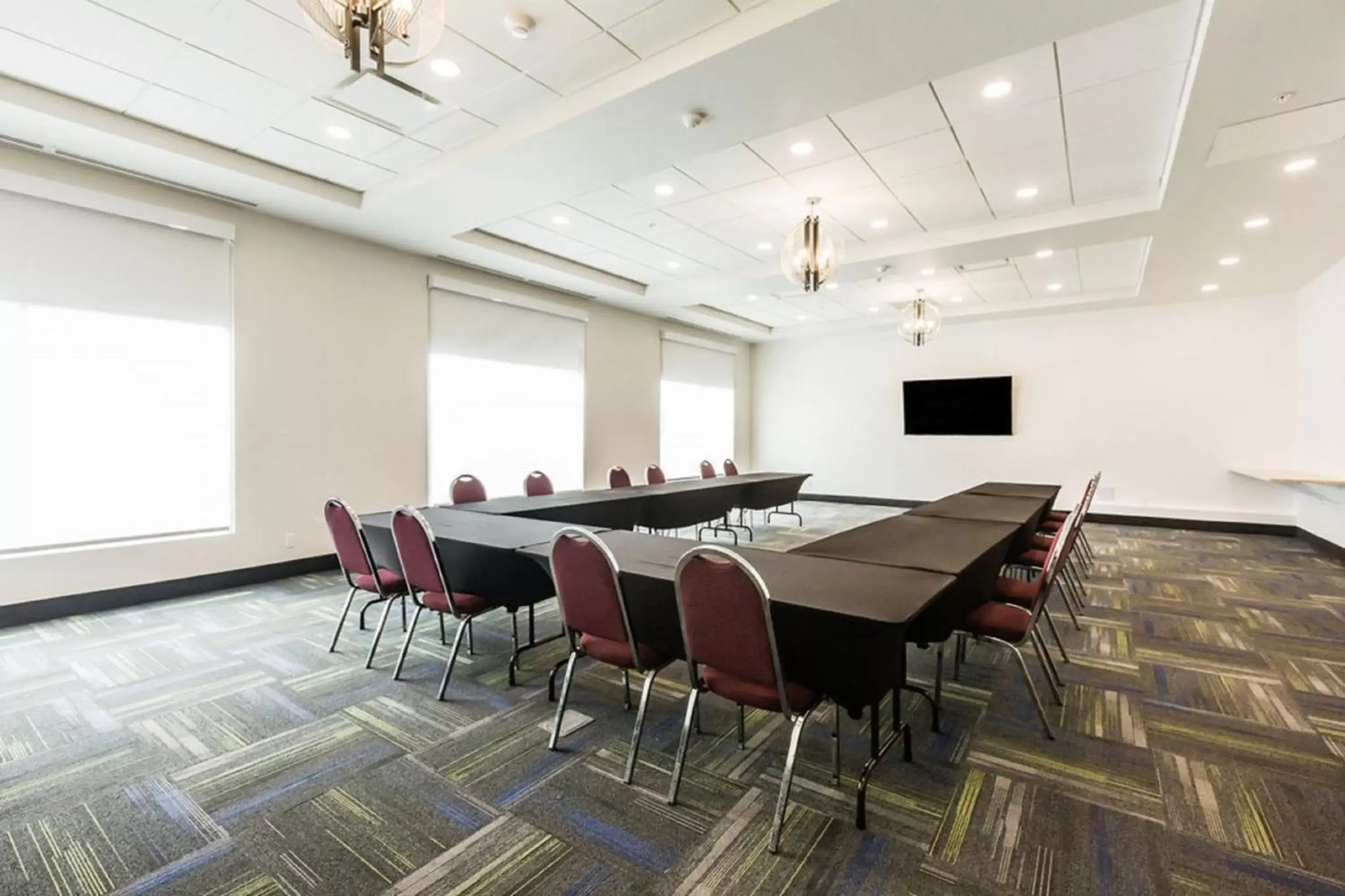 Meeting/conference room in Holiday Inn Express & Suites Edmonton N - St Albert, an IHG Hotel