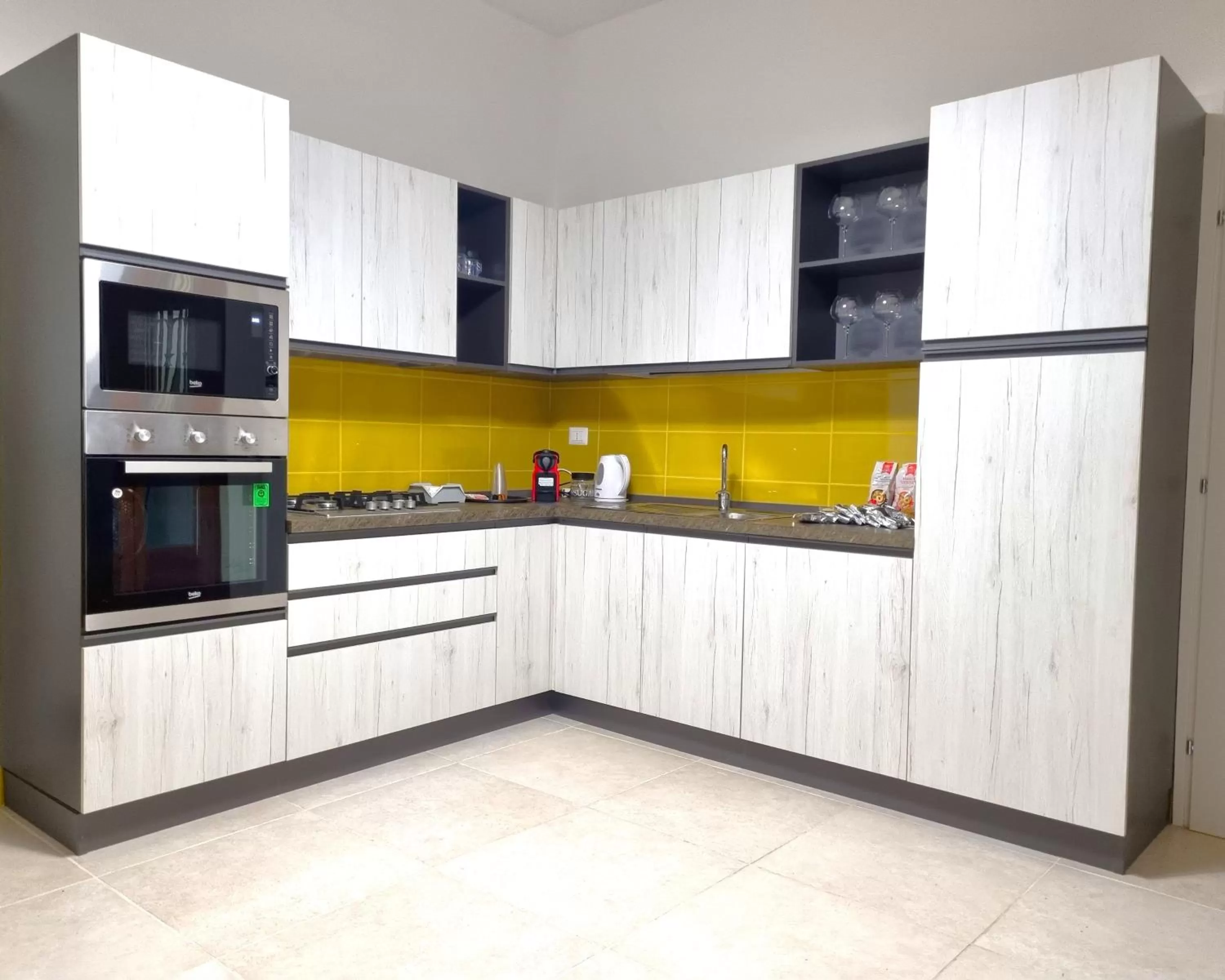 Kitchen/Kitchenette in TEMPLARI SUITE - B&B Mesagne