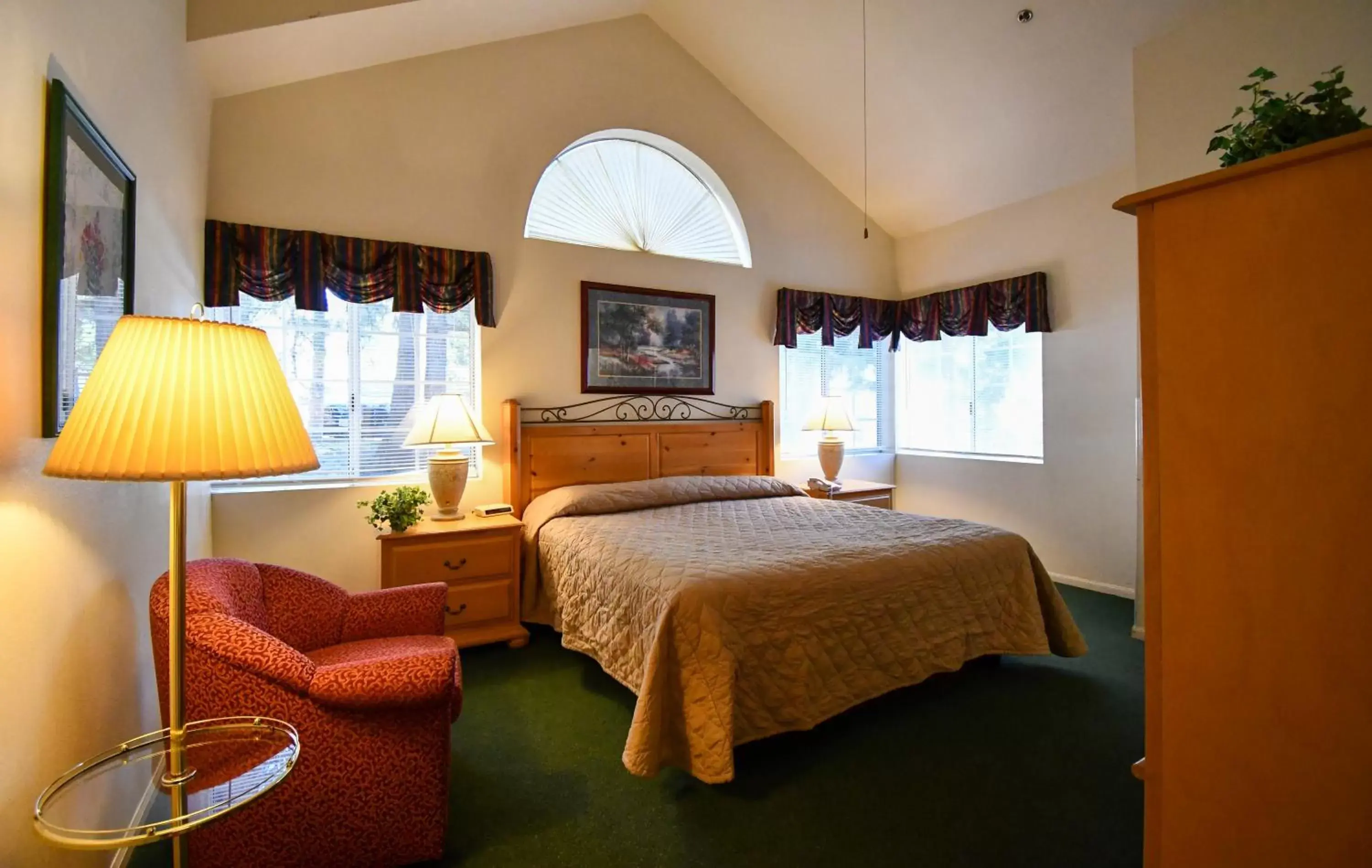 Bedroom, Bed in North Bay At Lake Arrowhead