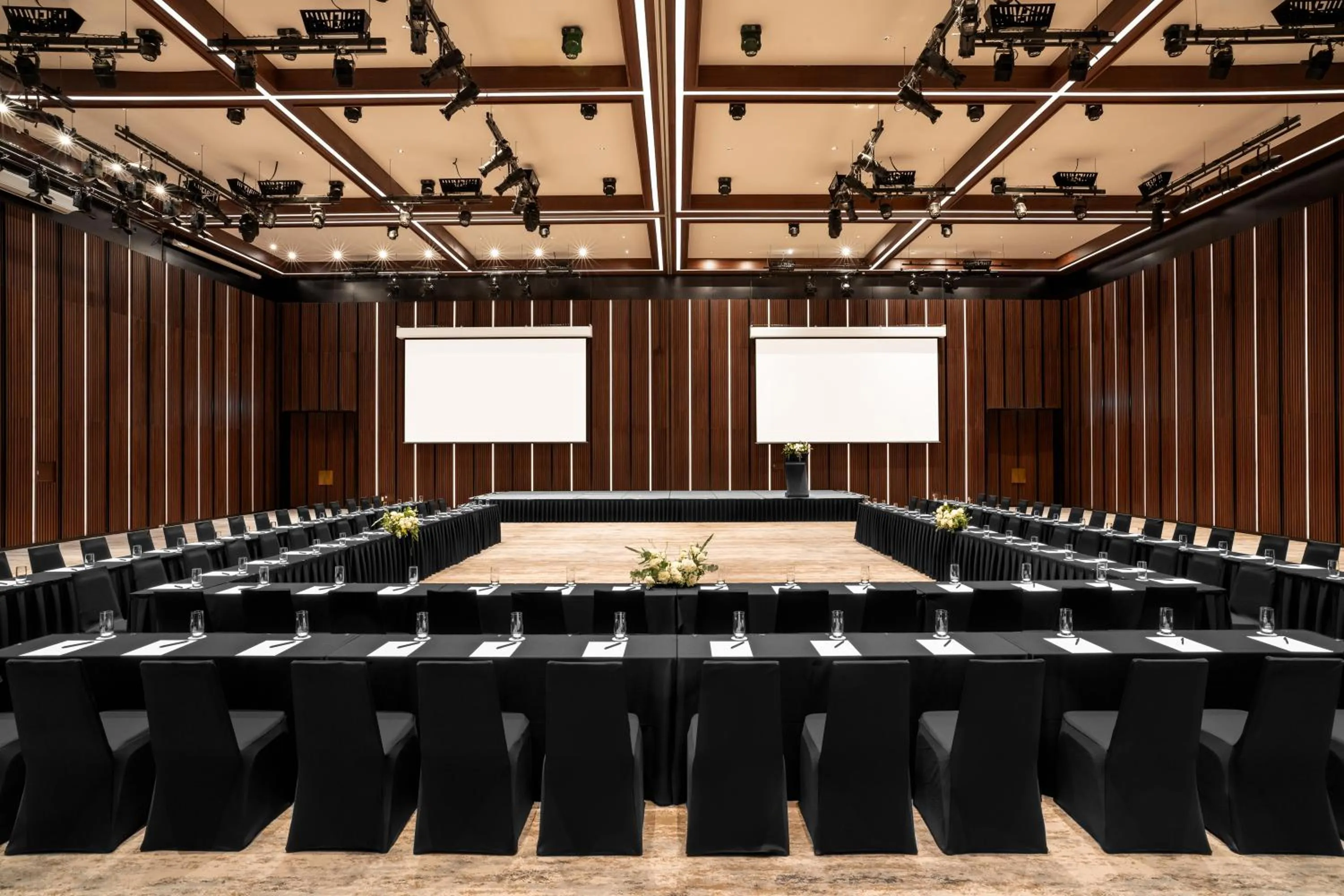 Meeting/conference room in L7 WEST LAKE HANOI by LOTTE HOTELS
