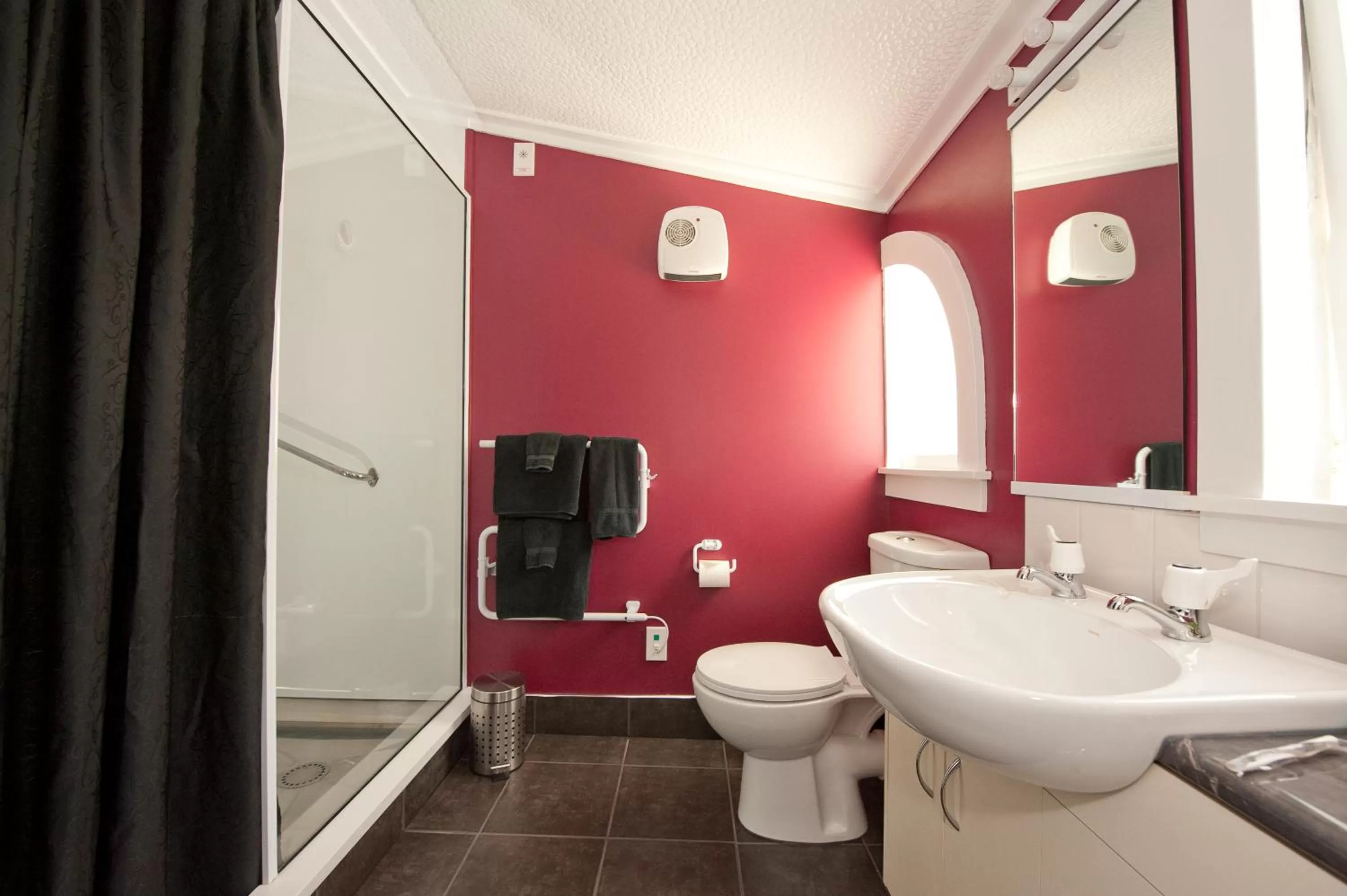 Bathroom in Anndion Motel