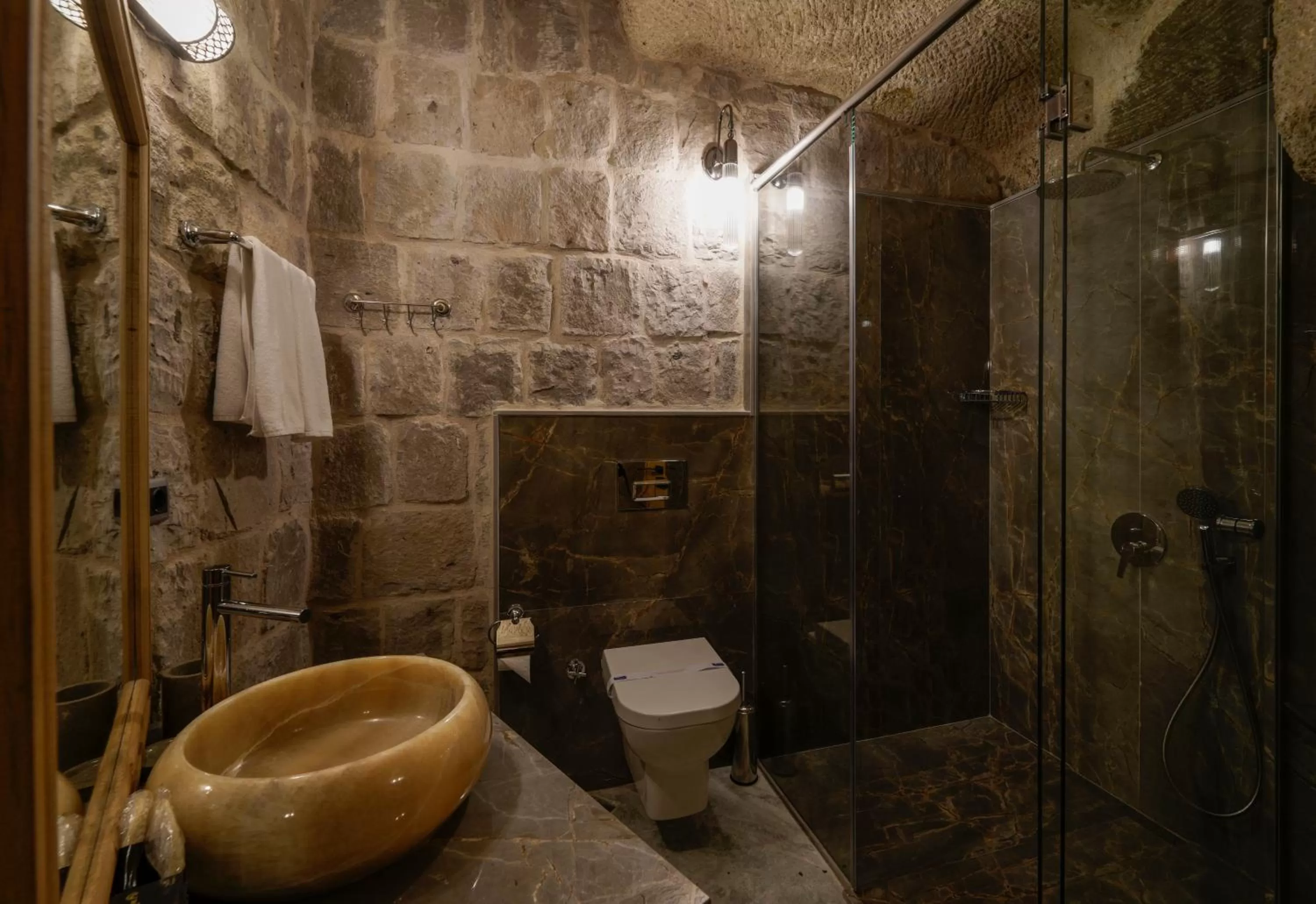 Shower in The Niche Cave Hotel