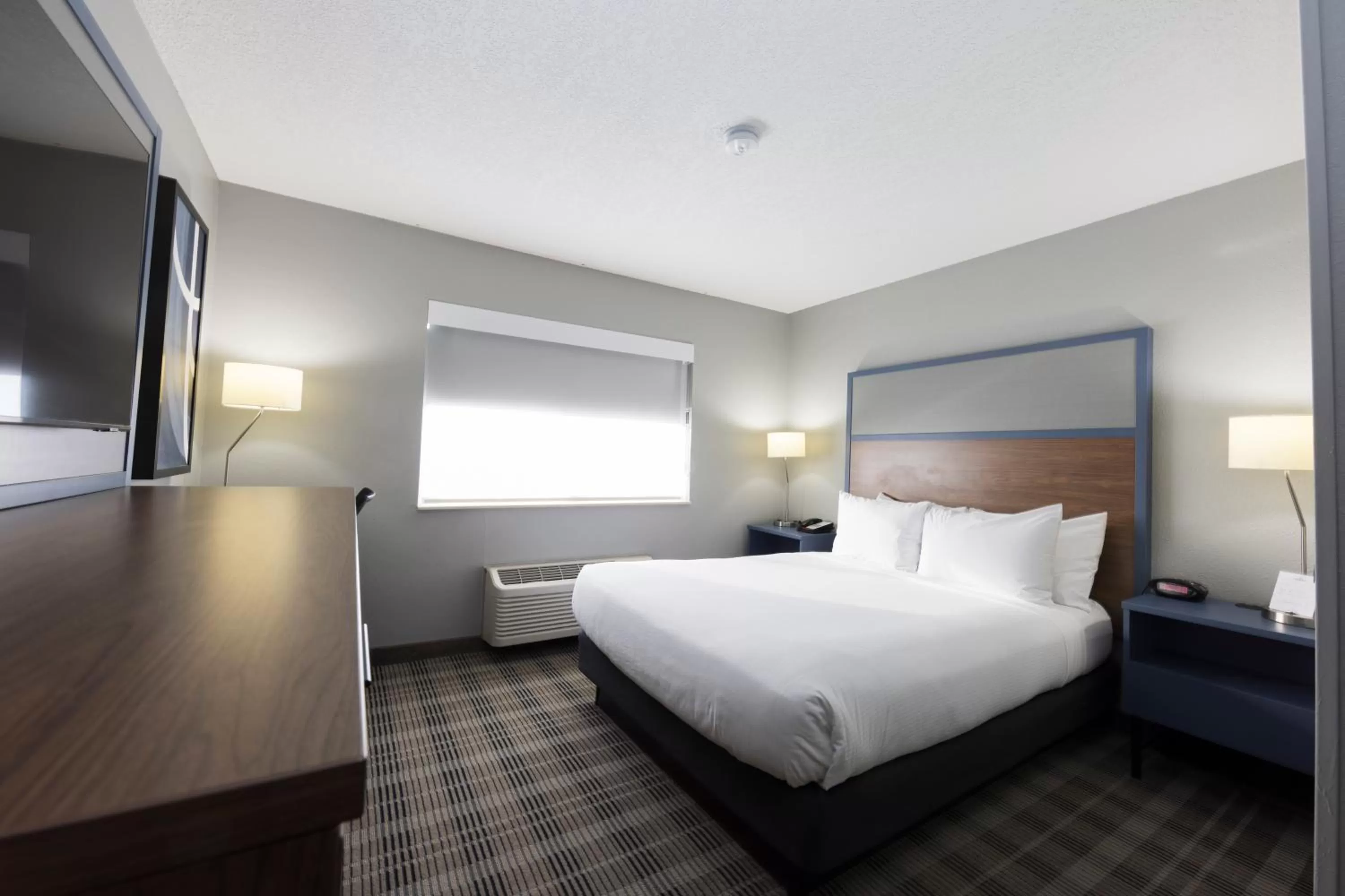 King Room - Non-Smoking in AmericInn by Wyndham Duluth