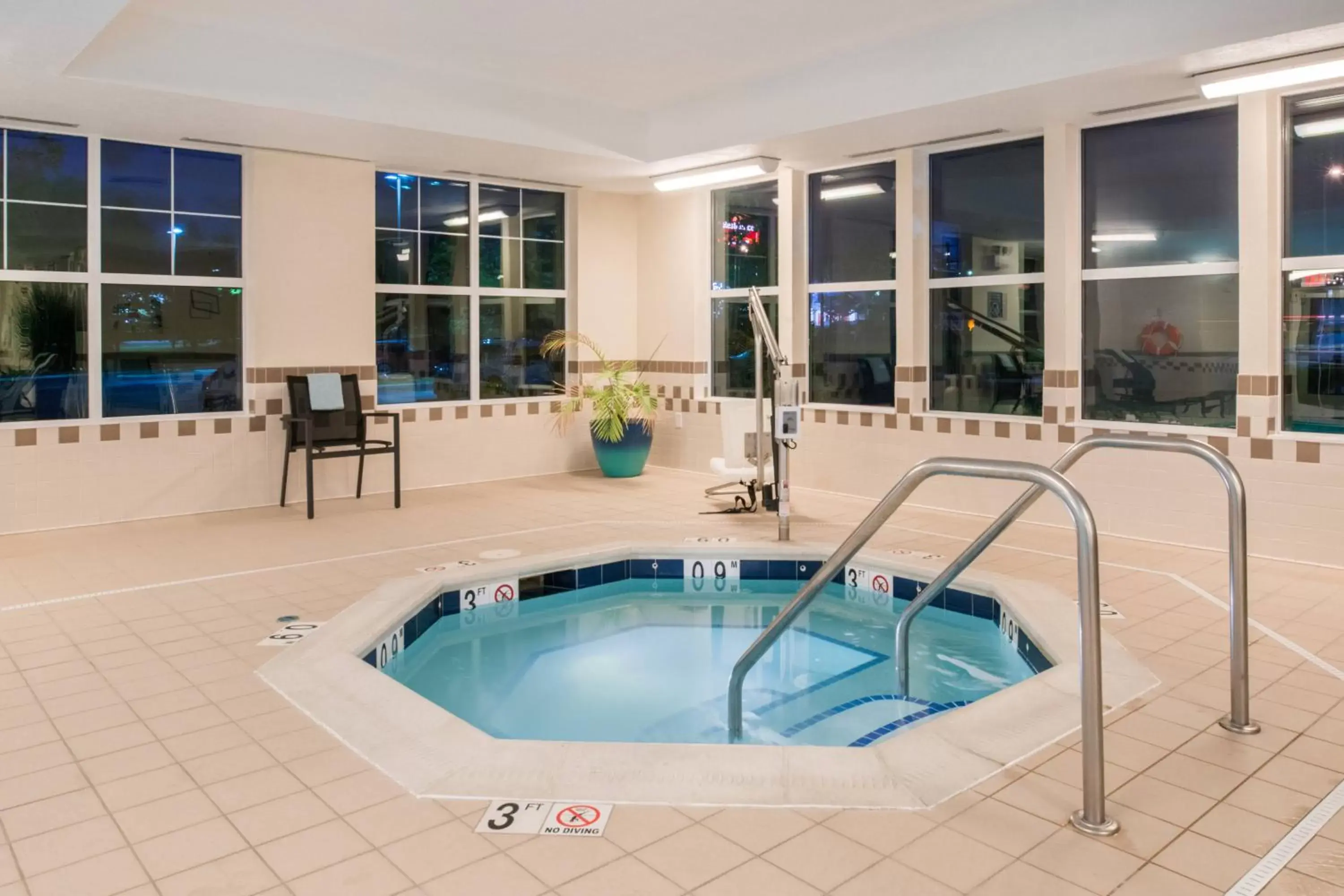 Fitness centre/facilities, Swimming Pool in Residence Inn by Marriott Harrisonburg