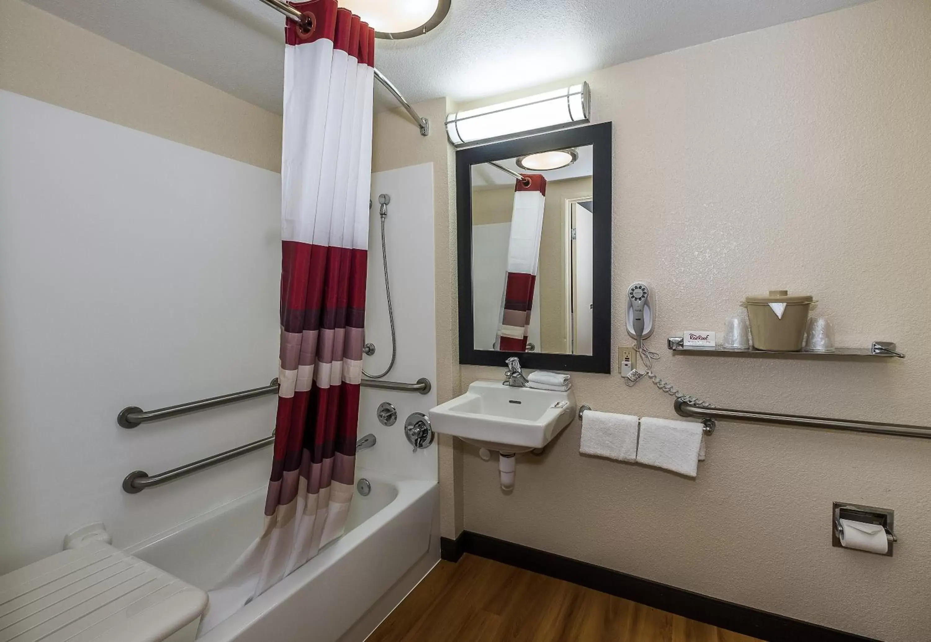 Bathroom in Red Roof Inn PLUS + Boston - Framingham