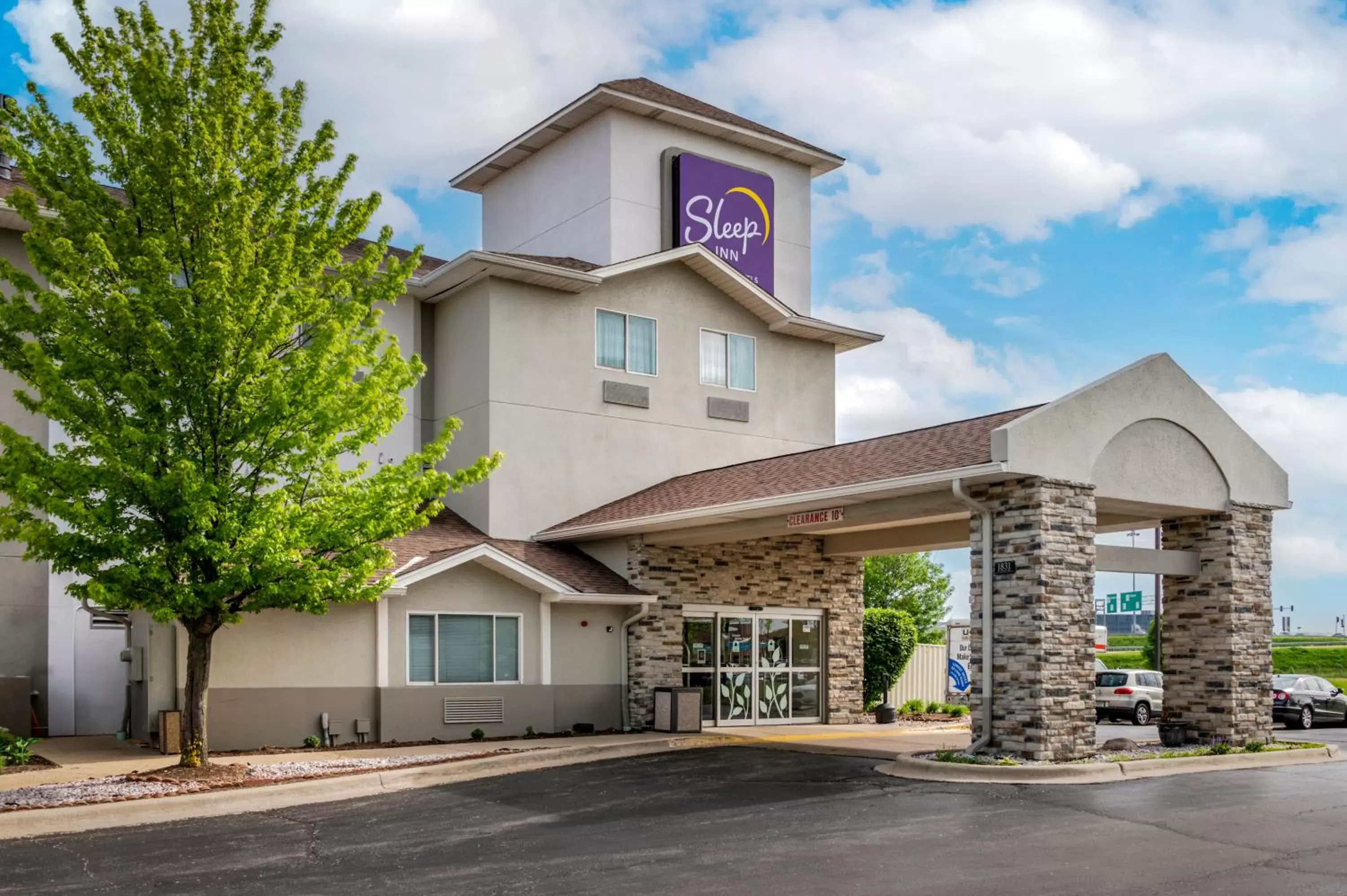 Property Building in Sleep Inn Naperville