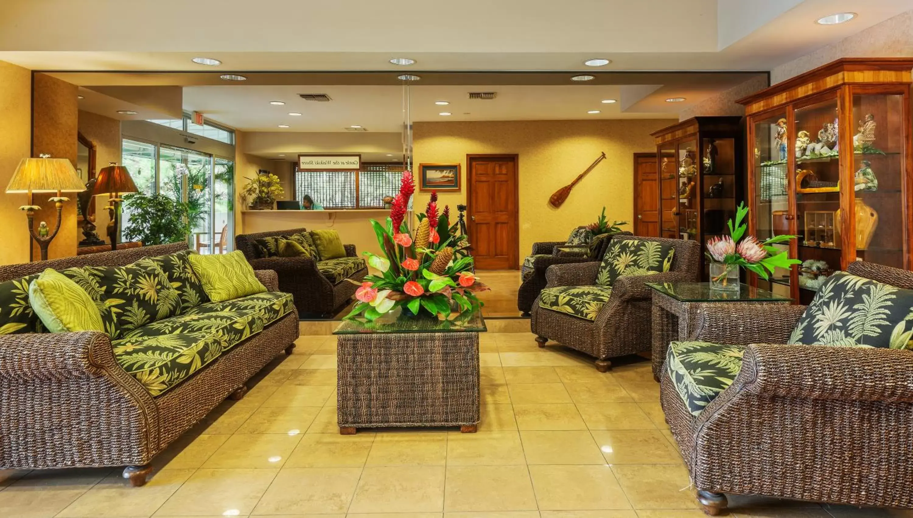 Lobby or reception, Lobby/Reception in Castle Waikiki Shore Beachfront Condominiums