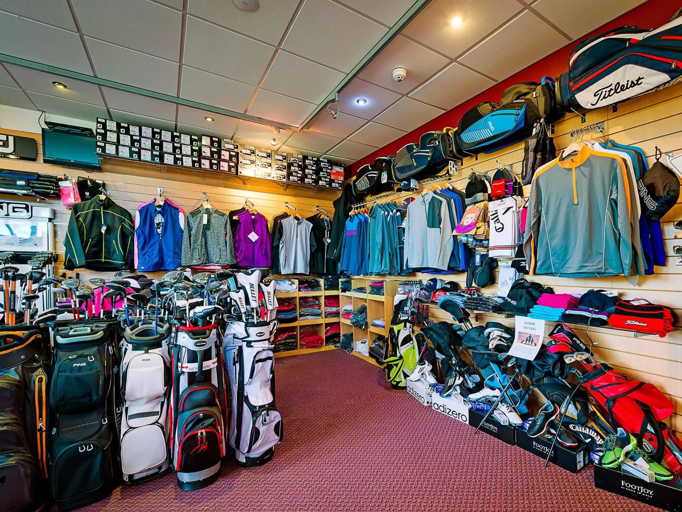 On-site shops in Great National Ballykisteen Golf Hotel