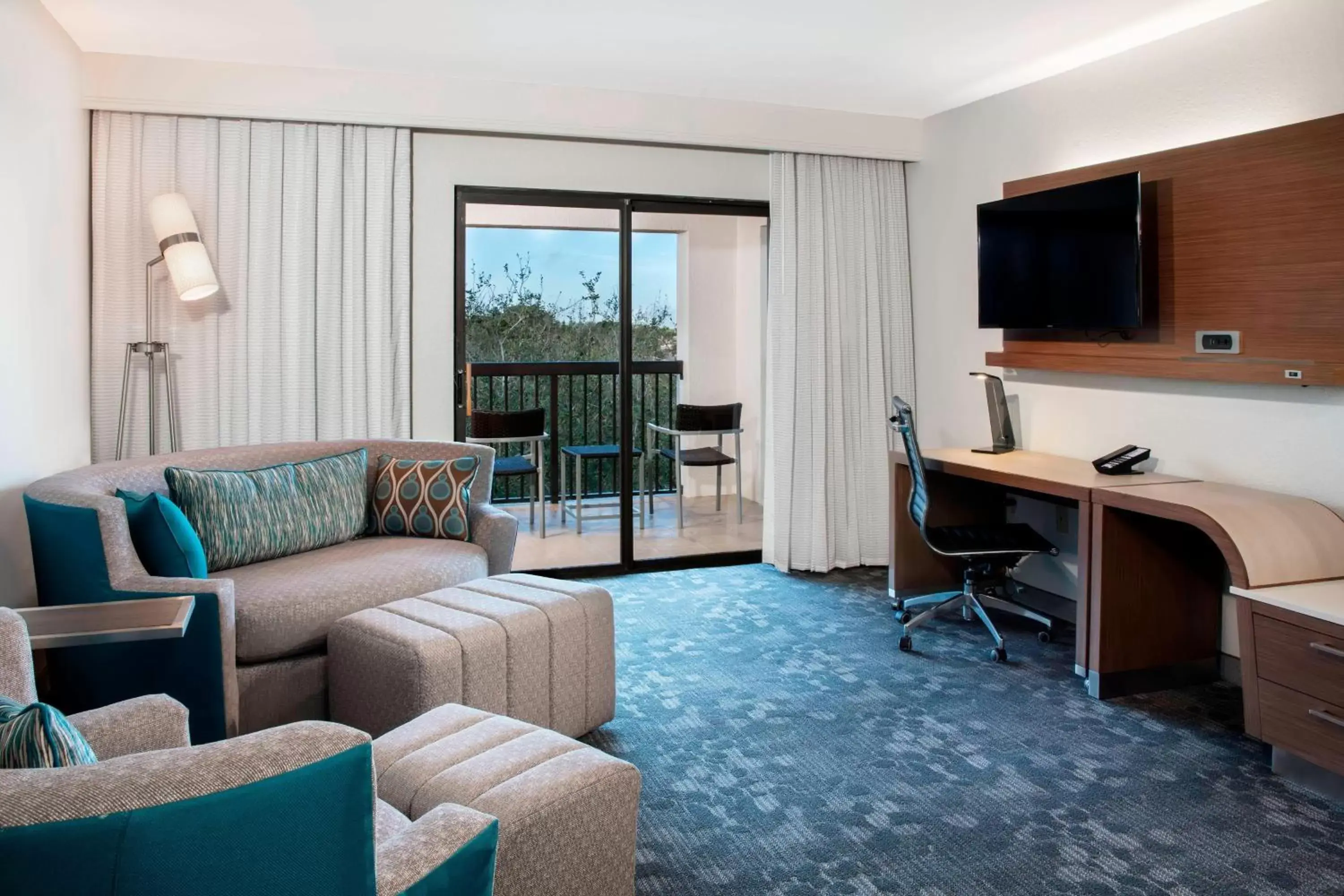 Living room, Seating Area in Courtyard by Marriott Fort Lauderdale Coral Springs