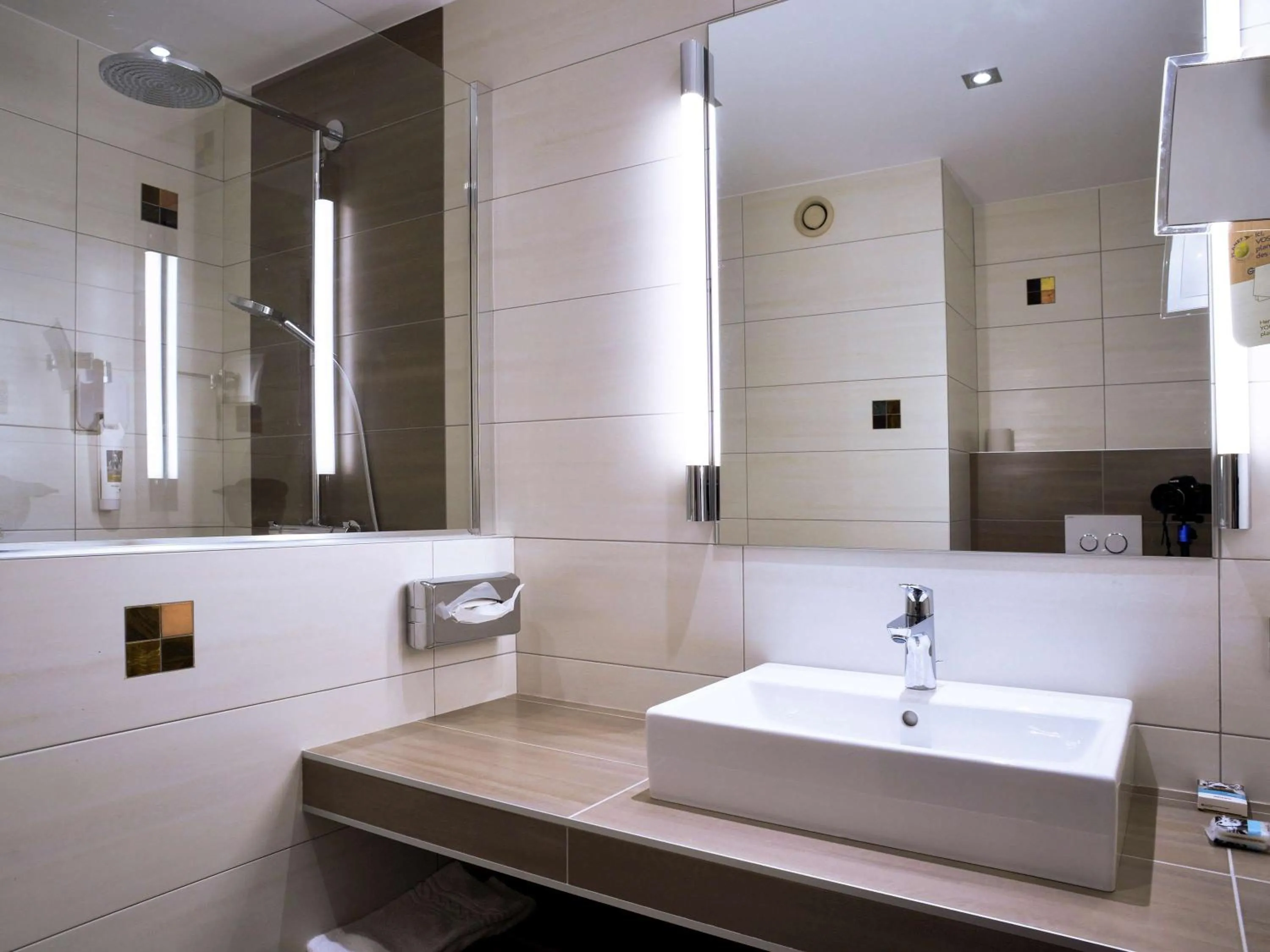 Photo of the whole room in Mercure Montpellier Centre Comédie